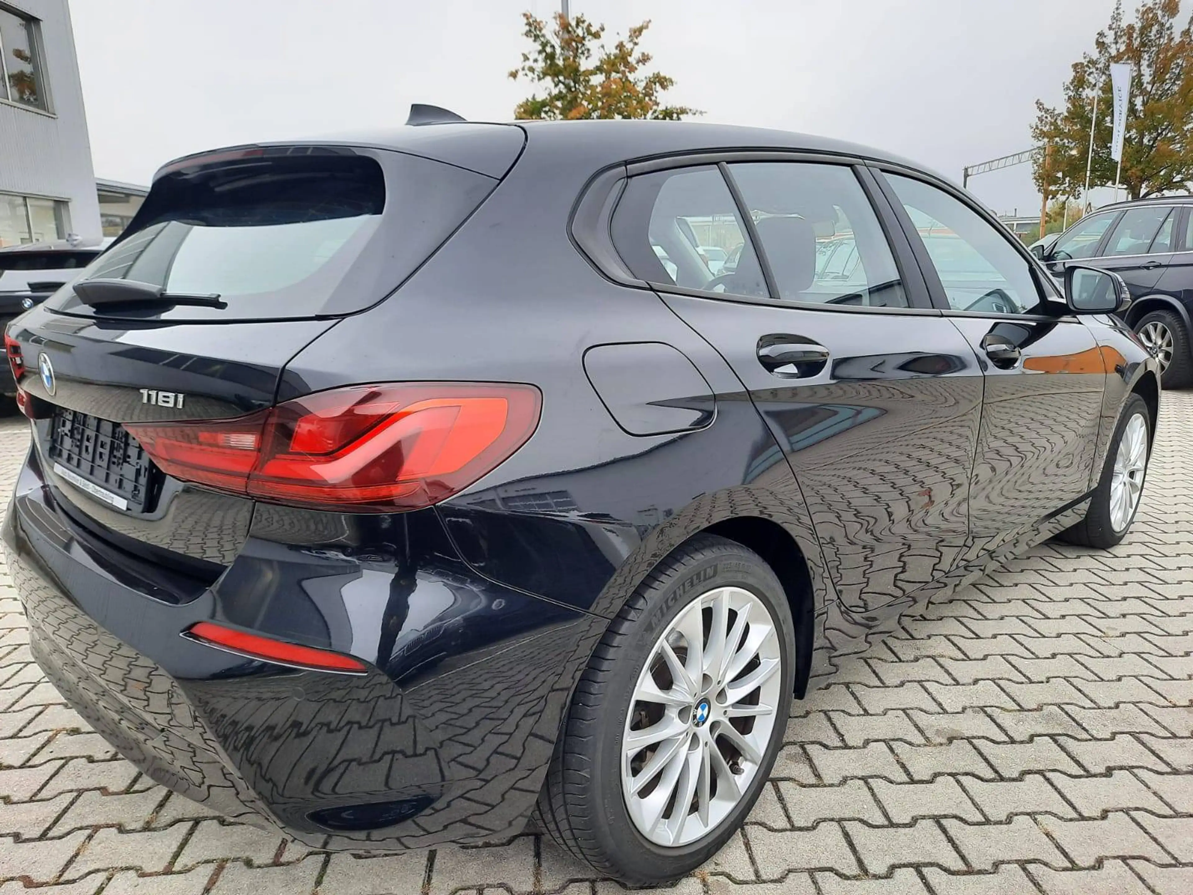 BMW 118 i Aut. Advantage*HUD*LiveCockpitProf*Sitzhzg*LED* — photo 6