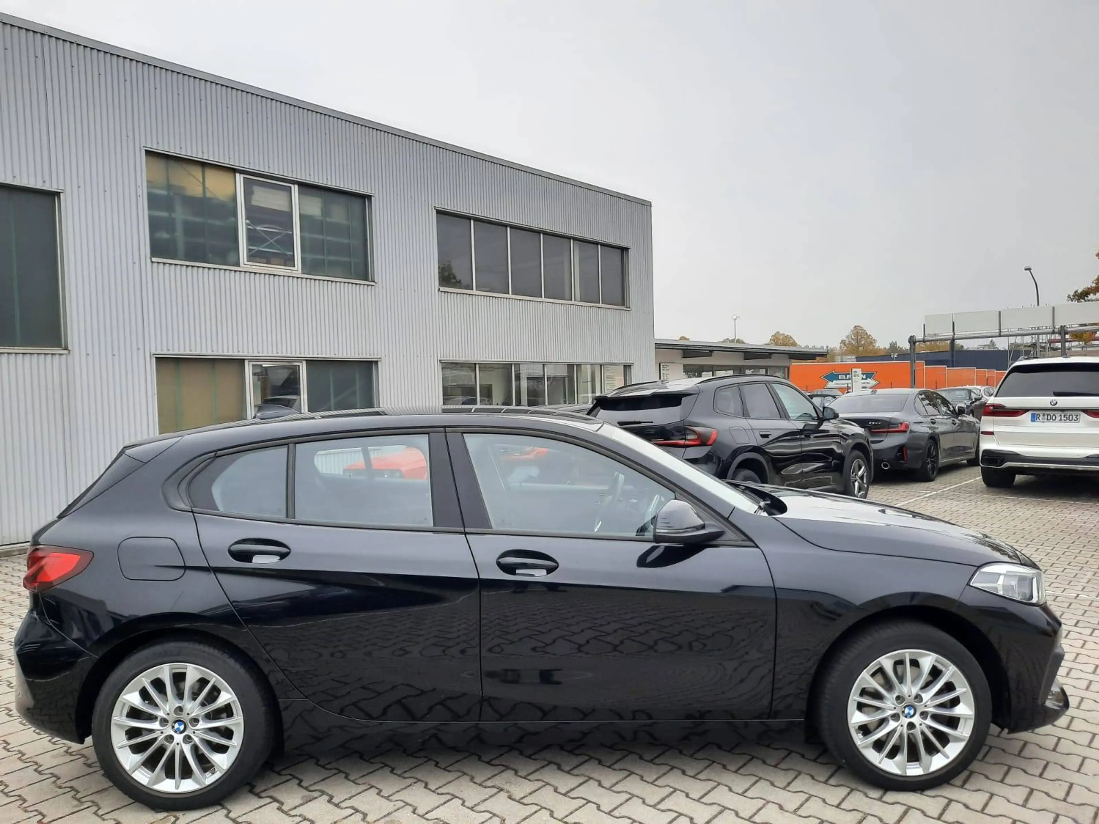 BMW 118 i Aut. Advantage*HUD*LiveCockpitProf*Sitzhzg*LED* — photo 8