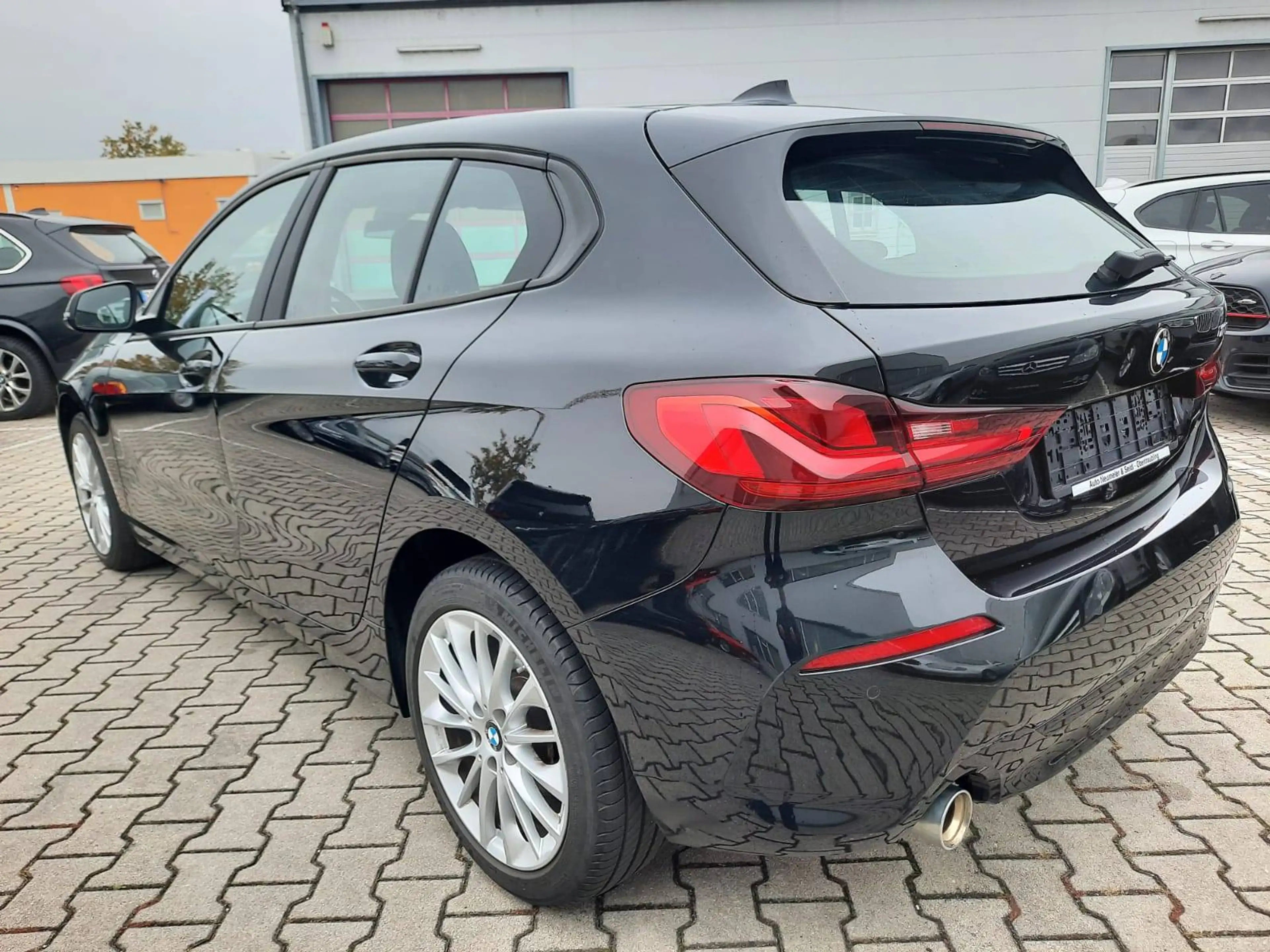 BMW 118 i Aut. Advantage*HUD*LiveCockpitProf*Sitzhzg*LED* — photo 5