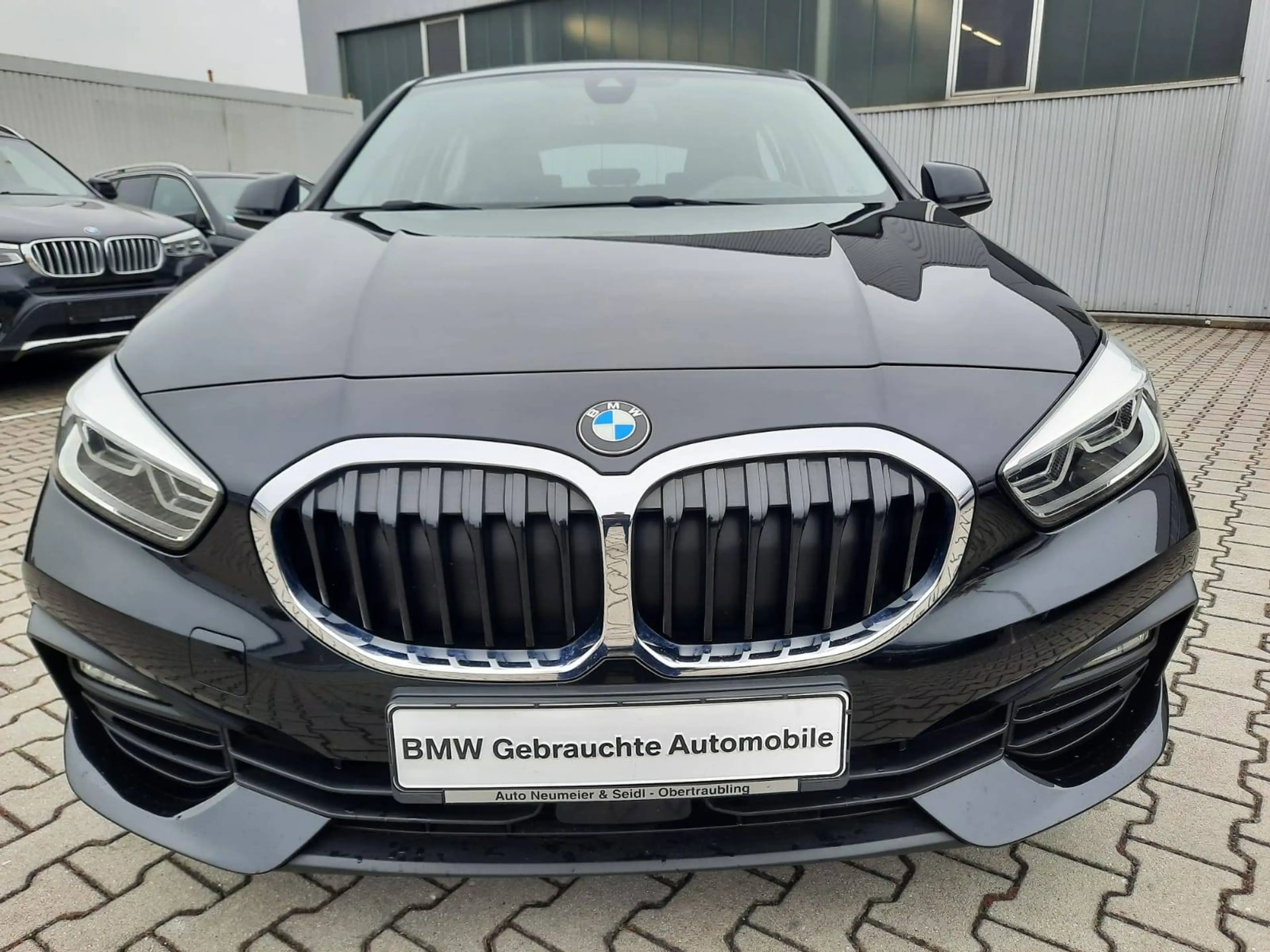 BMW 118 i Aut. Advantage*HUD*LiveCockpitProf*Sitzhzg*LED* — photo 2