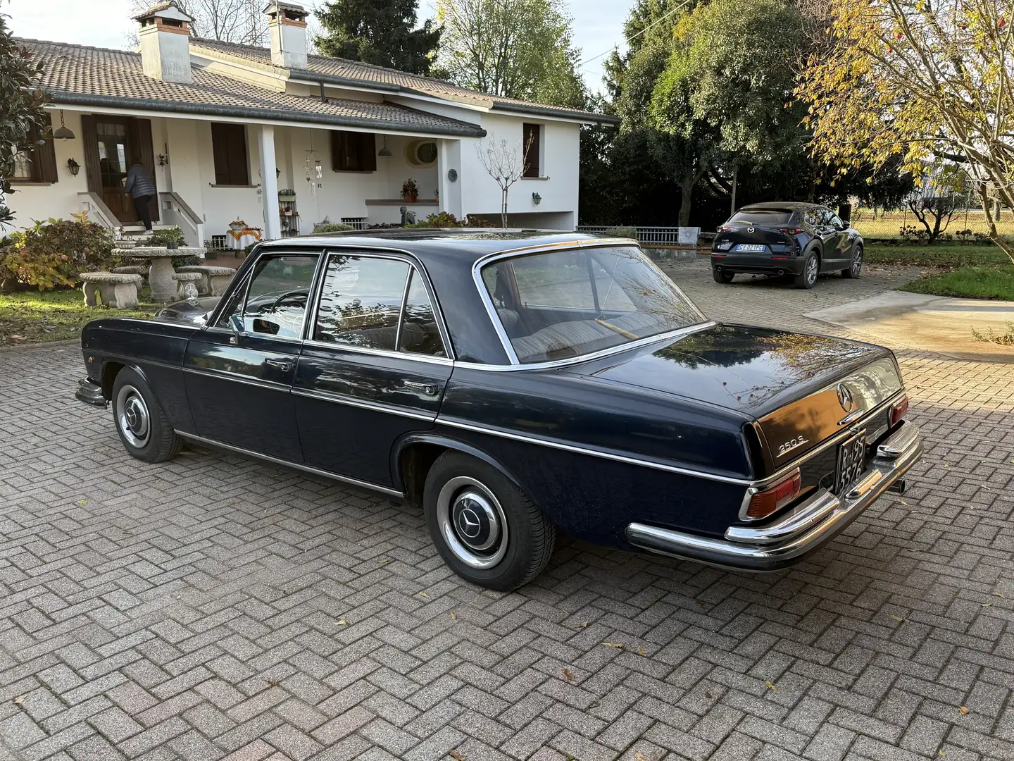 Mercedes-Benz 250 250 S - 2