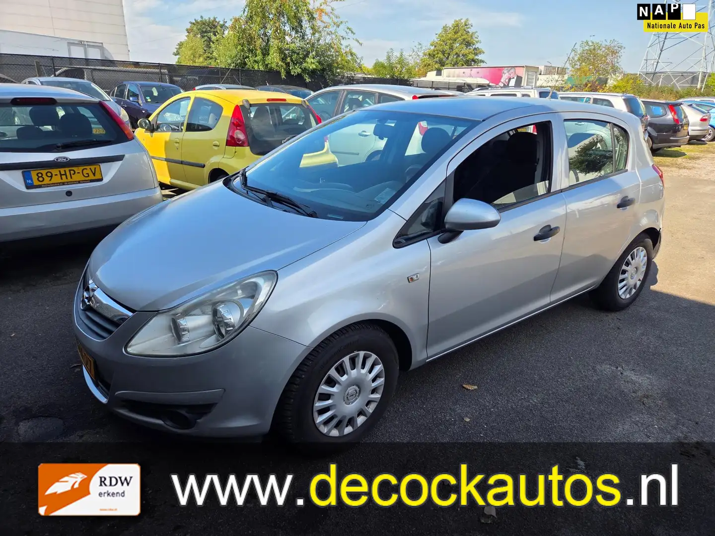 Opel Corsa 1.2-16V Essentia Grijs - 1