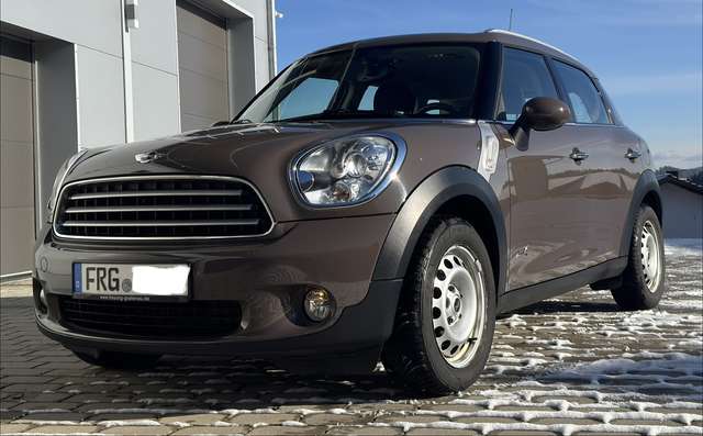 Imagine MINI Cooper Countryman COUNTRYMAN All4 Allradantrieb TÜV neu