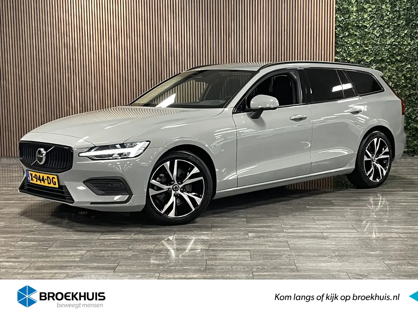 Volvo V60 B3 Core | Harman Kardon | Adaptieve Cruise Control Grau - 1