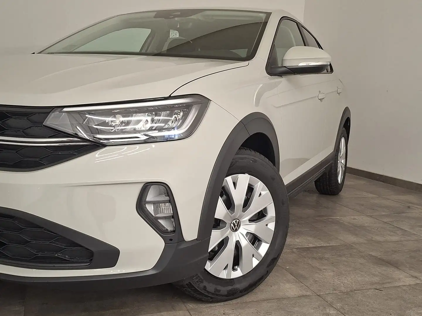 Volkswagen Taigo 4Me TSI Grau - 2