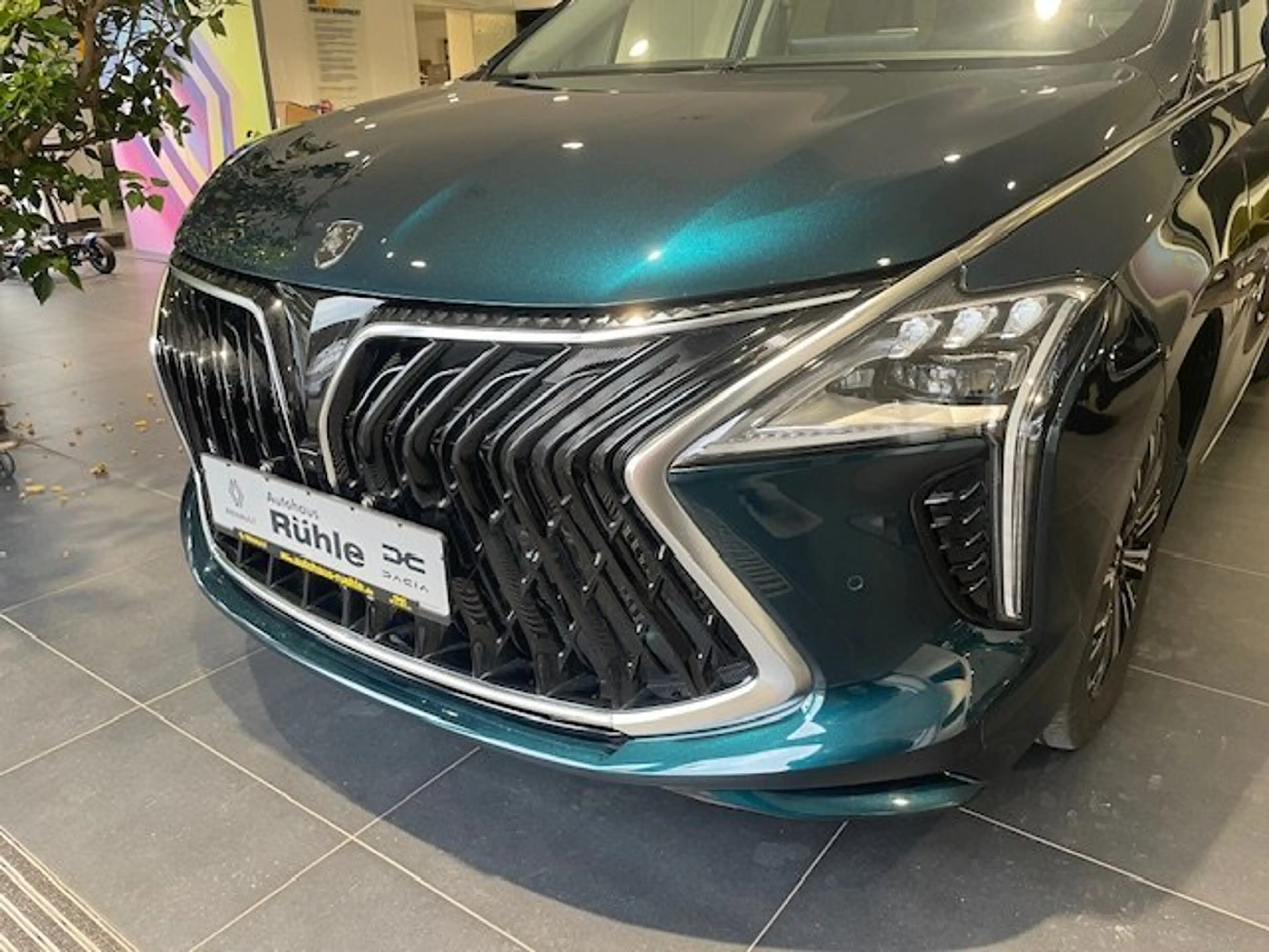 Forthing U-Tour PHEV — photo 7