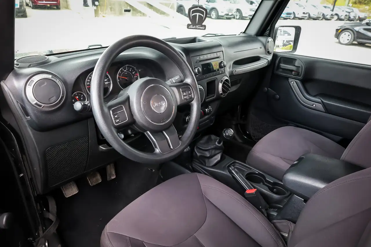 Jeep Wrangler снимка Jeep Wrangler