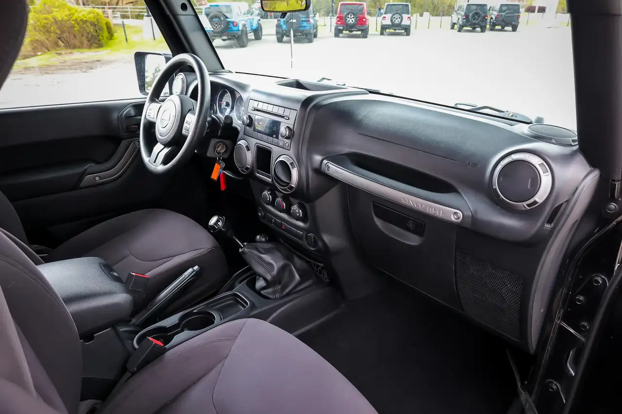 Jeep Wrangler снимка Jeep Wrangler