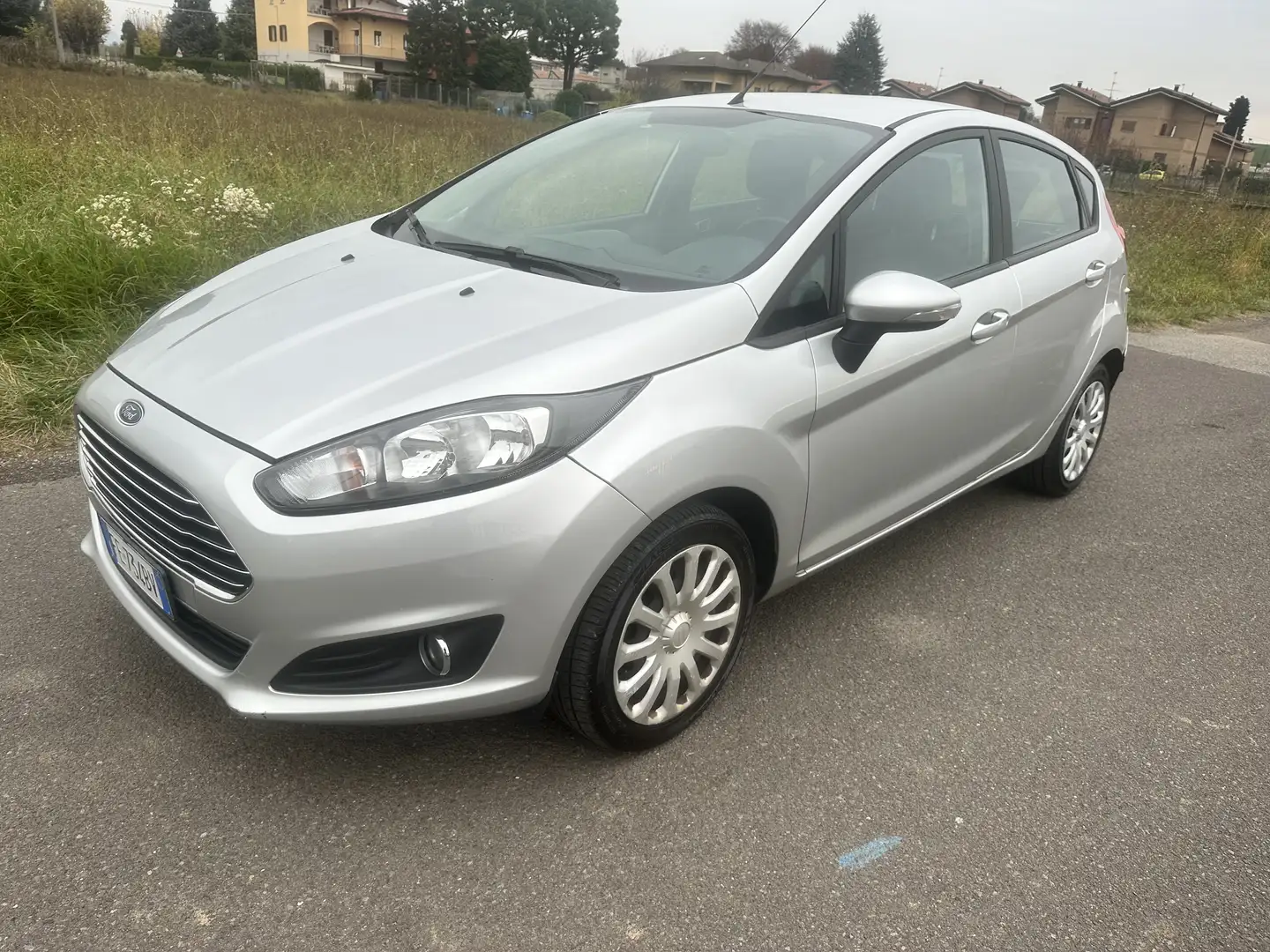 Ford Fiesta 5p 1.5 tdci Black&White 75cv E6 Argento - 1