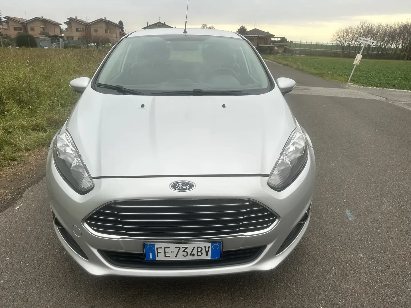 Ford Fiesta 5p 1.5 tdci Black&White 75cv E6 Argento - 2