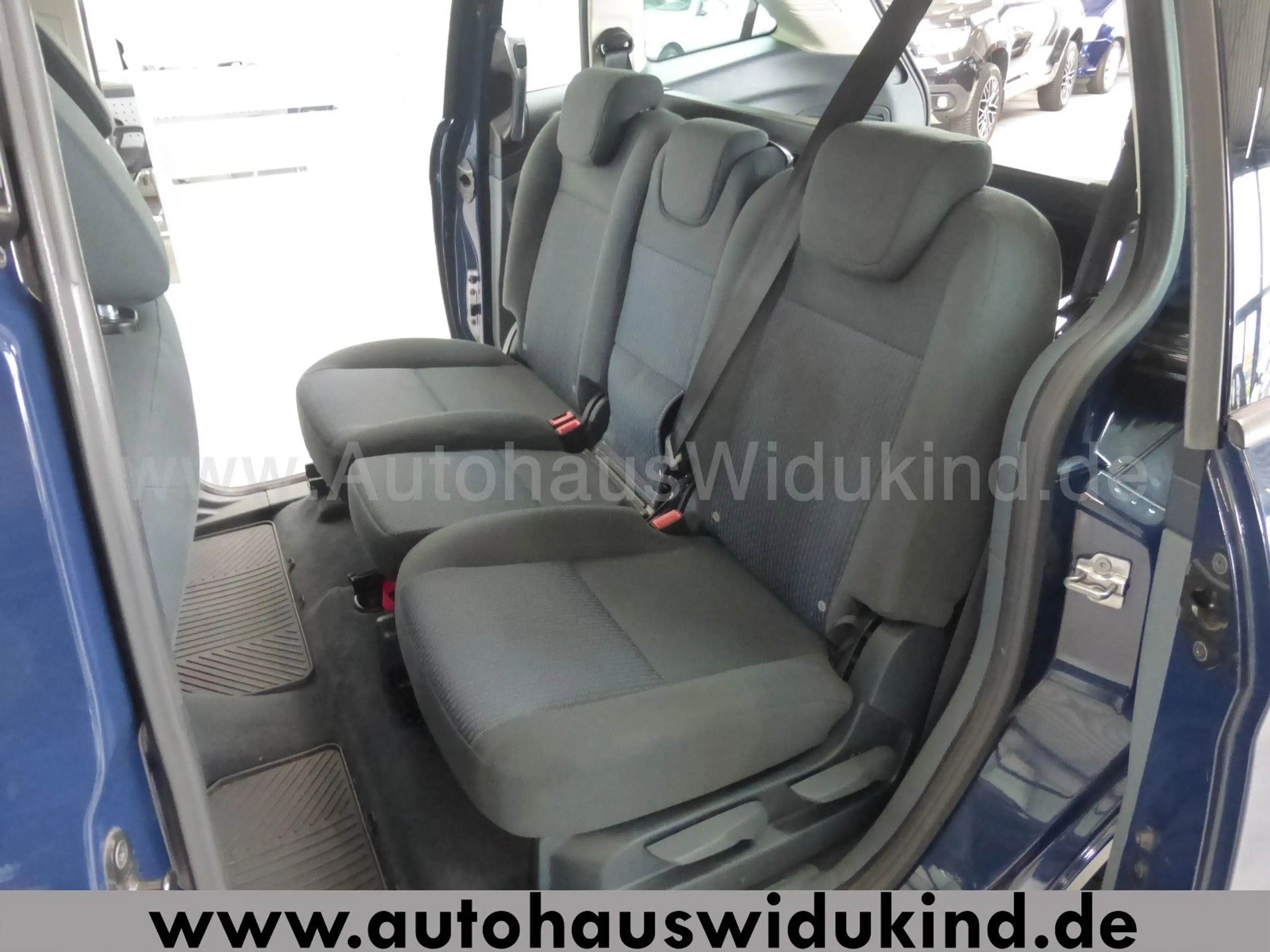 Ford Grand C-Max Ambiente Klima TÜV AU 02 2028 — photo 13