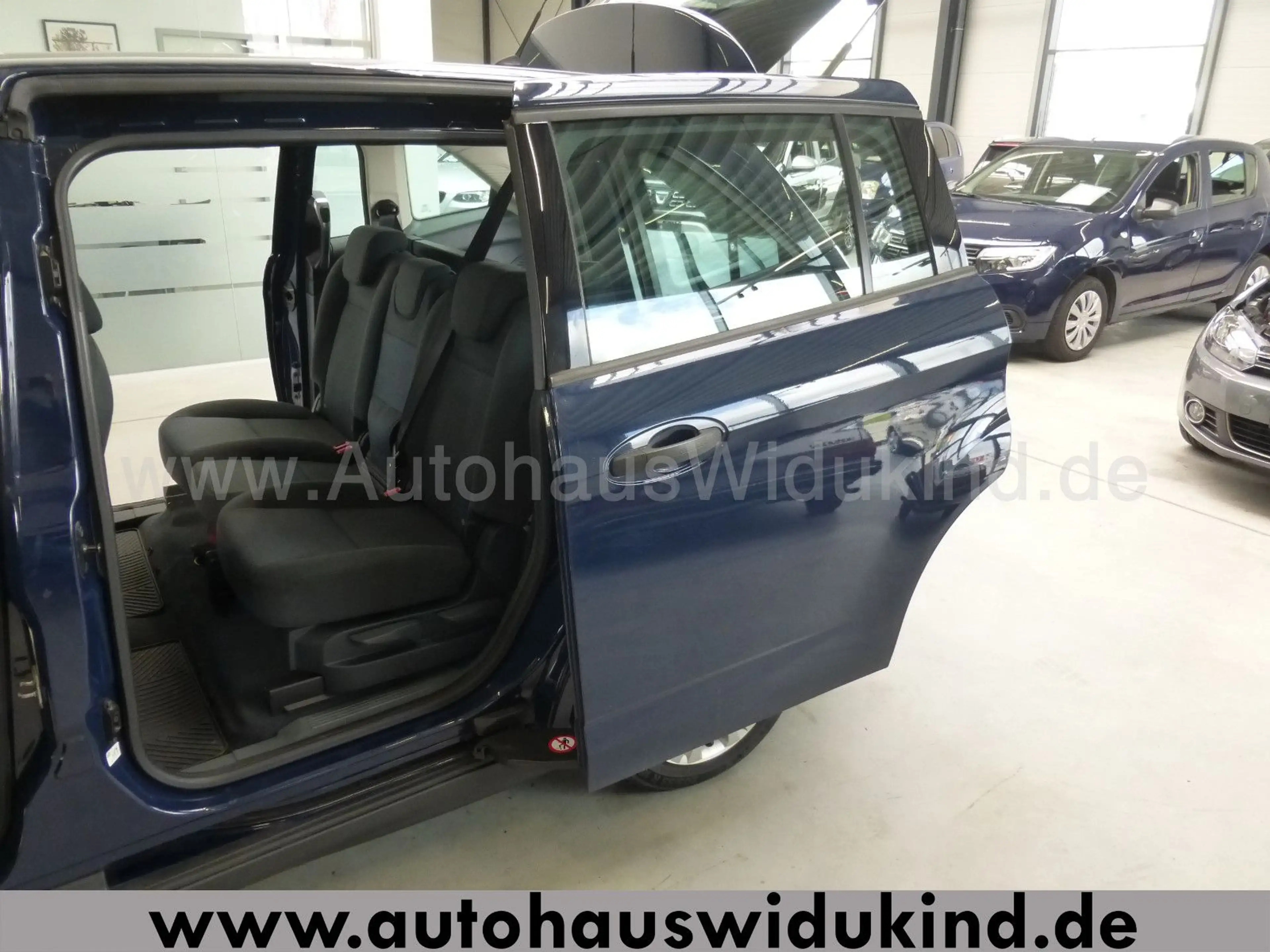 Ford Grand C-Max Ambiente Klima TÜV AU 02 2028 — photo 14