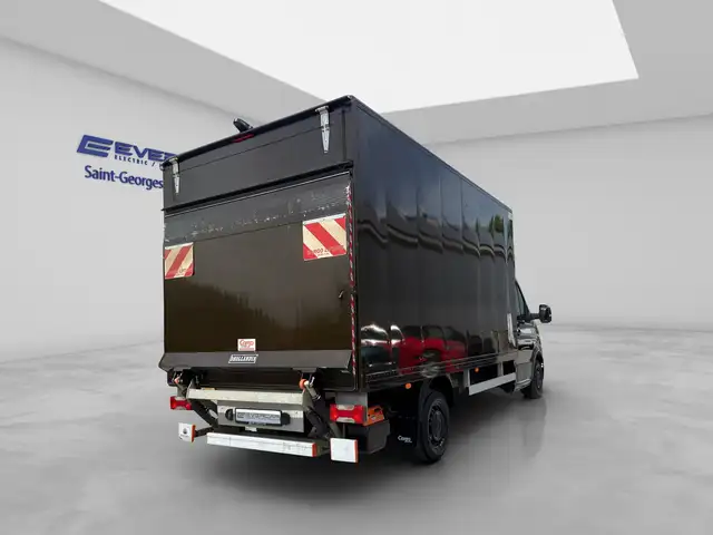Volkswagen Crafter view 4