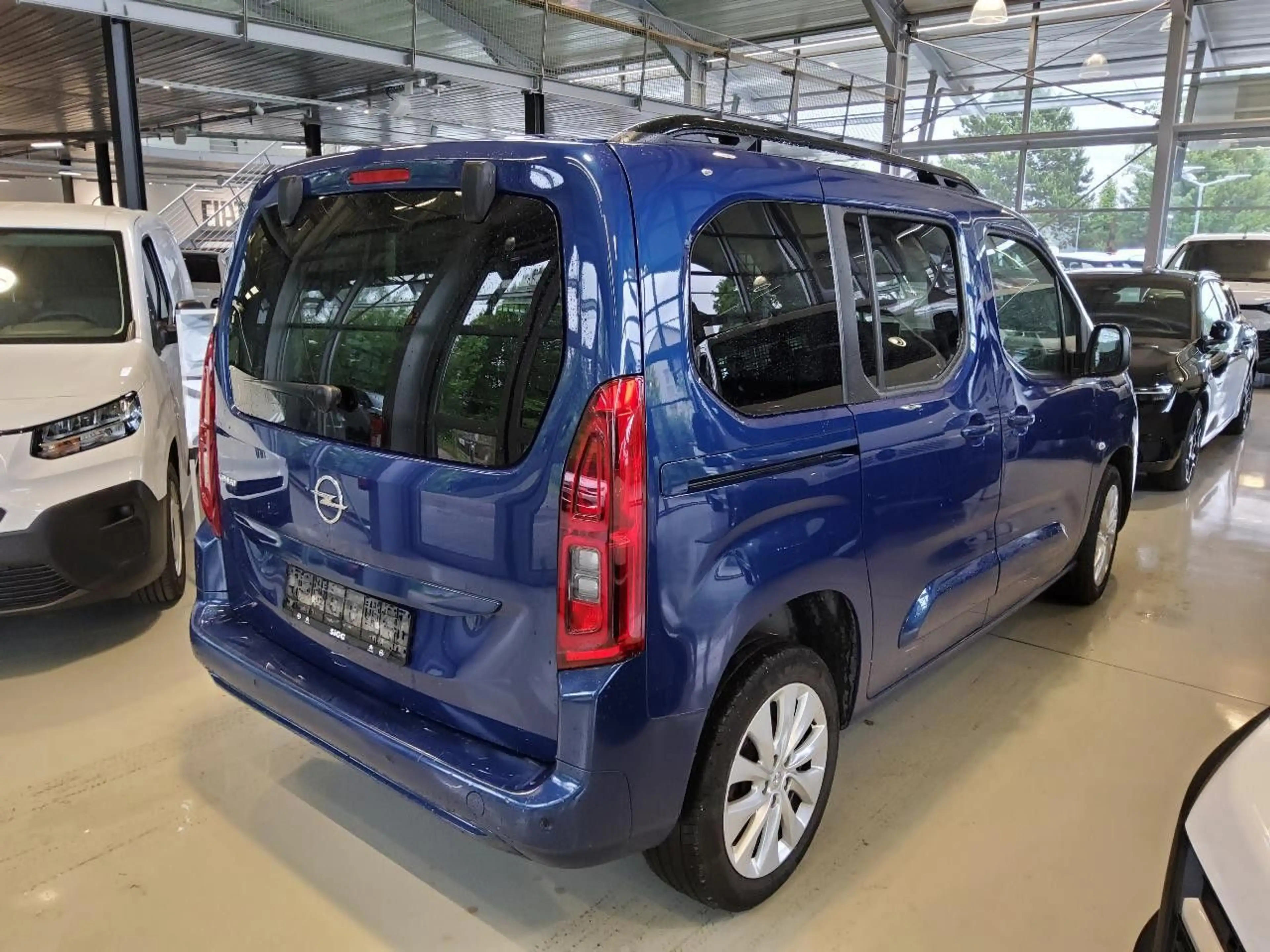 Opel Combo Life Combo E Life 1.5 D[Euro6d] S/S AT8 Ultimate — photo 2