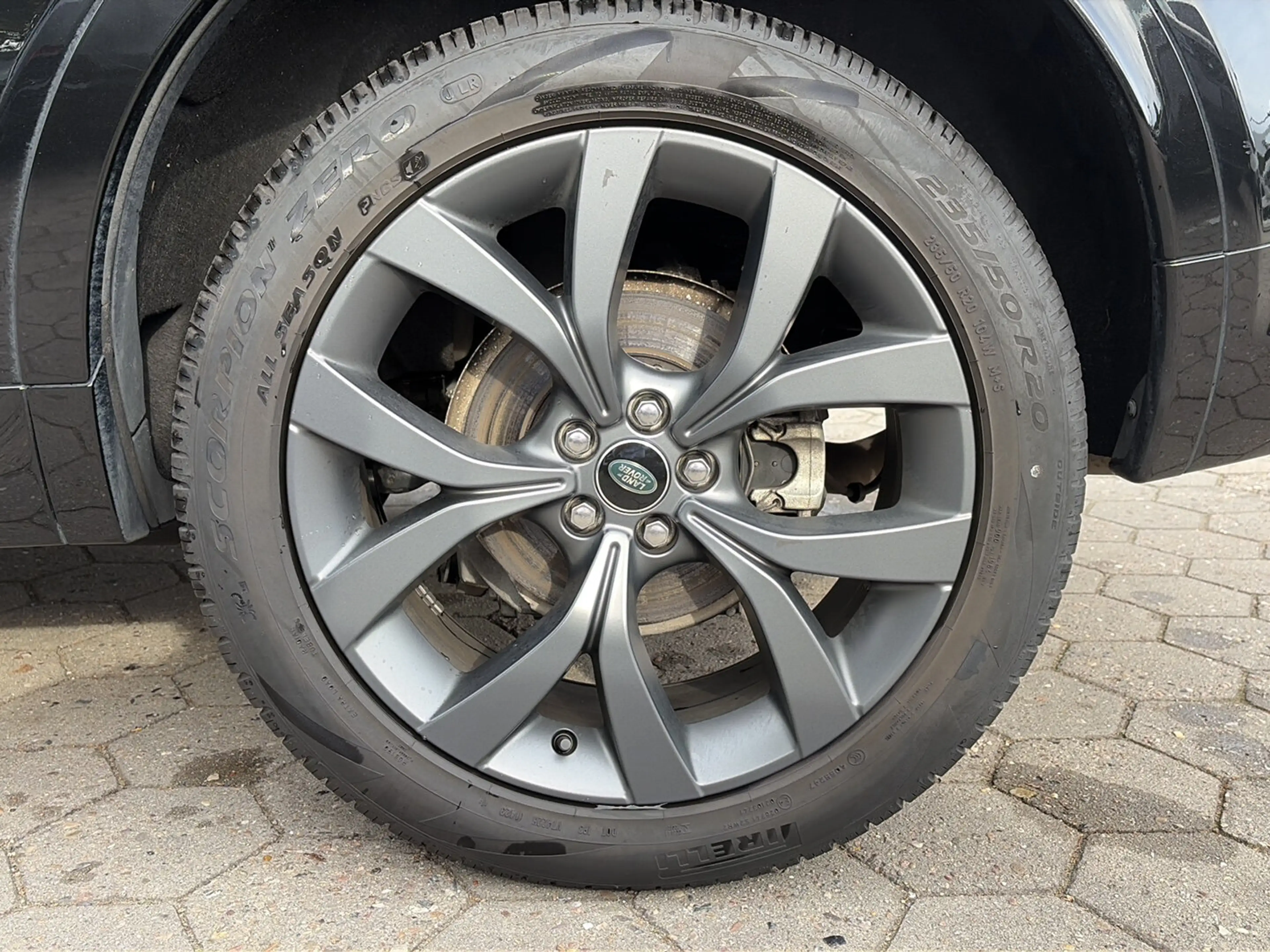 Land Rover Discovery Sport D200 R-Dynamic — photo 14