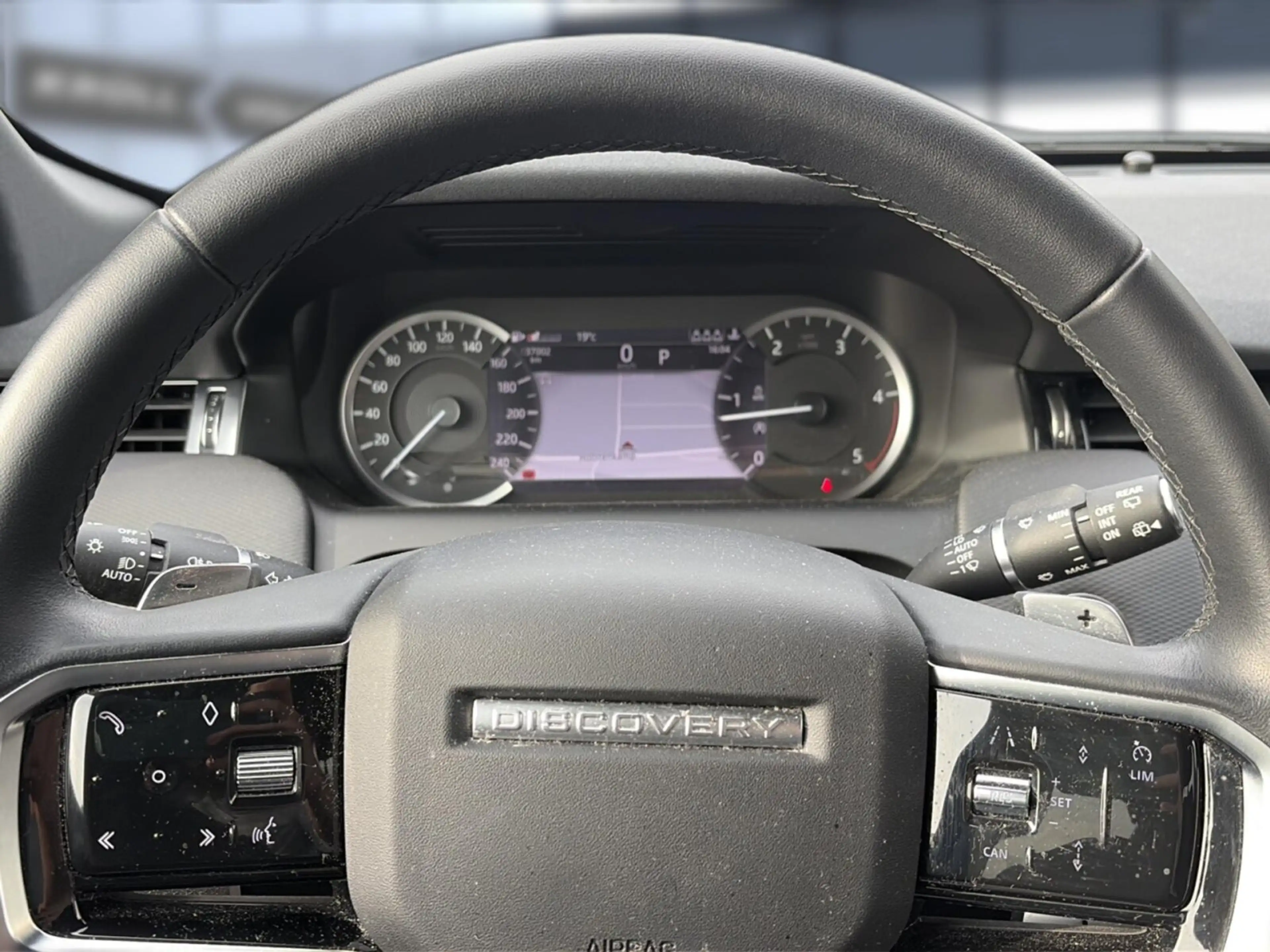 Land Rover Discovery Sport D200 R-Dynamic — photo 11