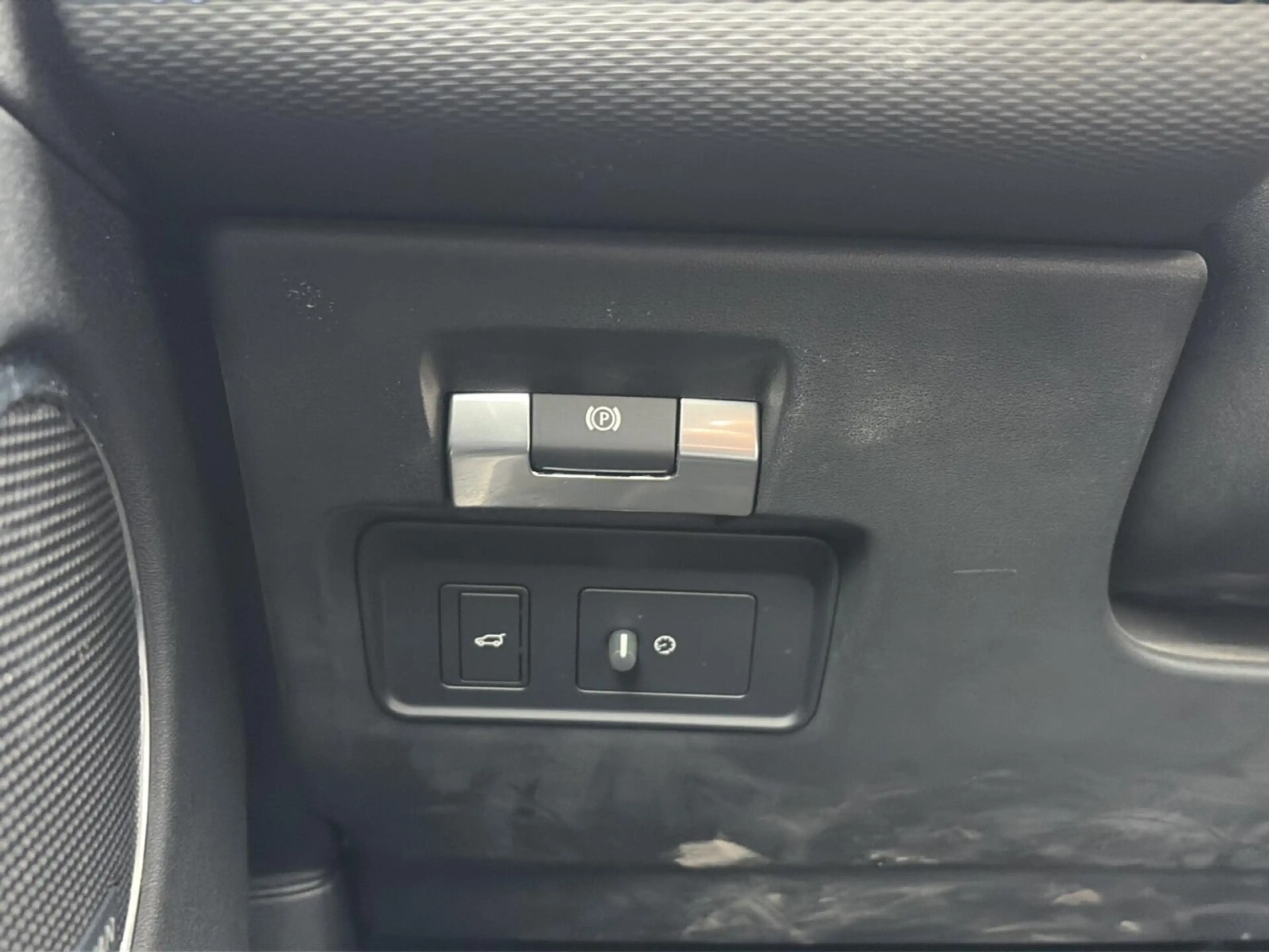 Land Rover Discovery Sport D200 R-Dynamic — photo 13