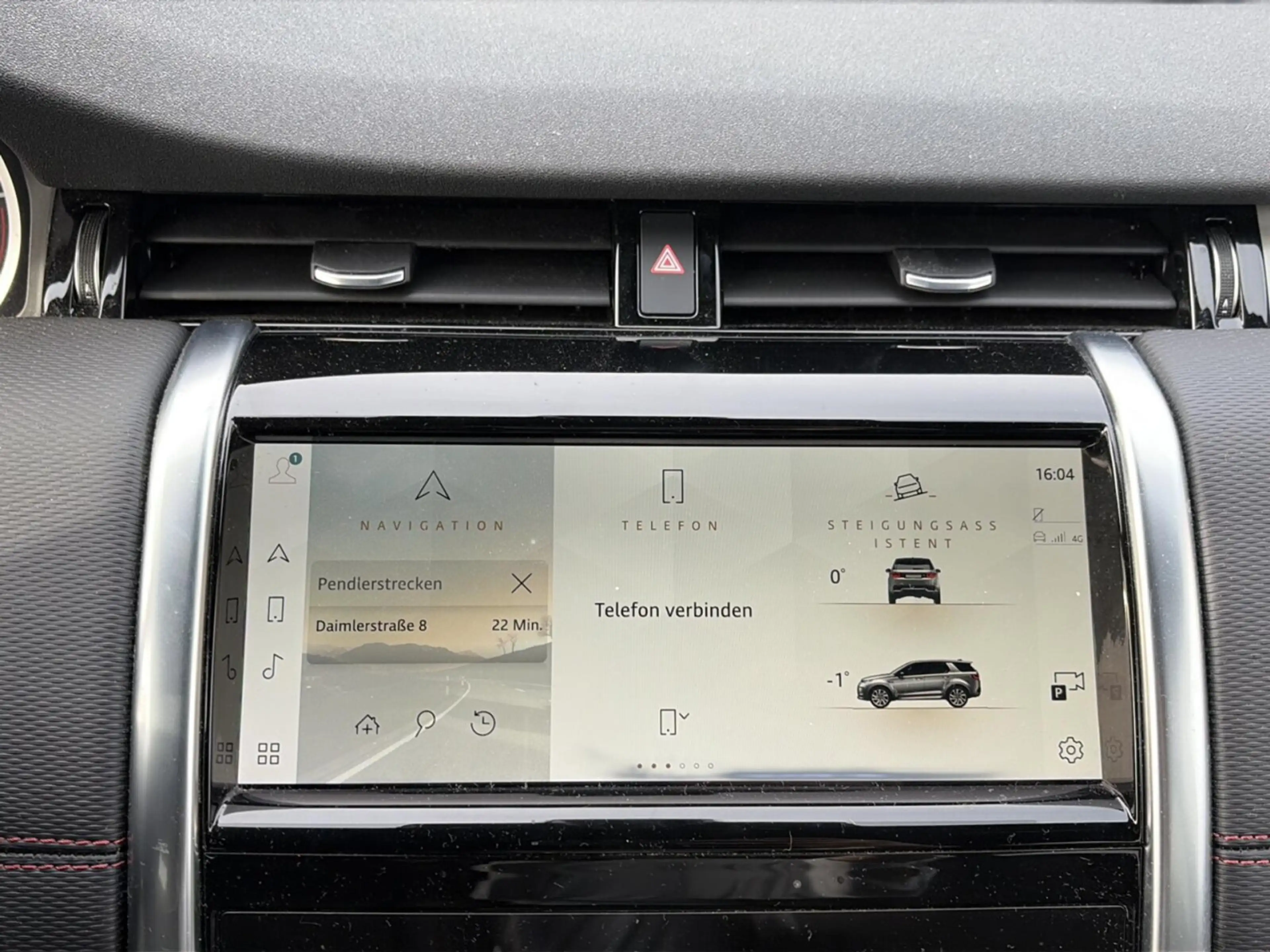 Land Rover Discovery Sport D200 R-Dynamic — photo 12