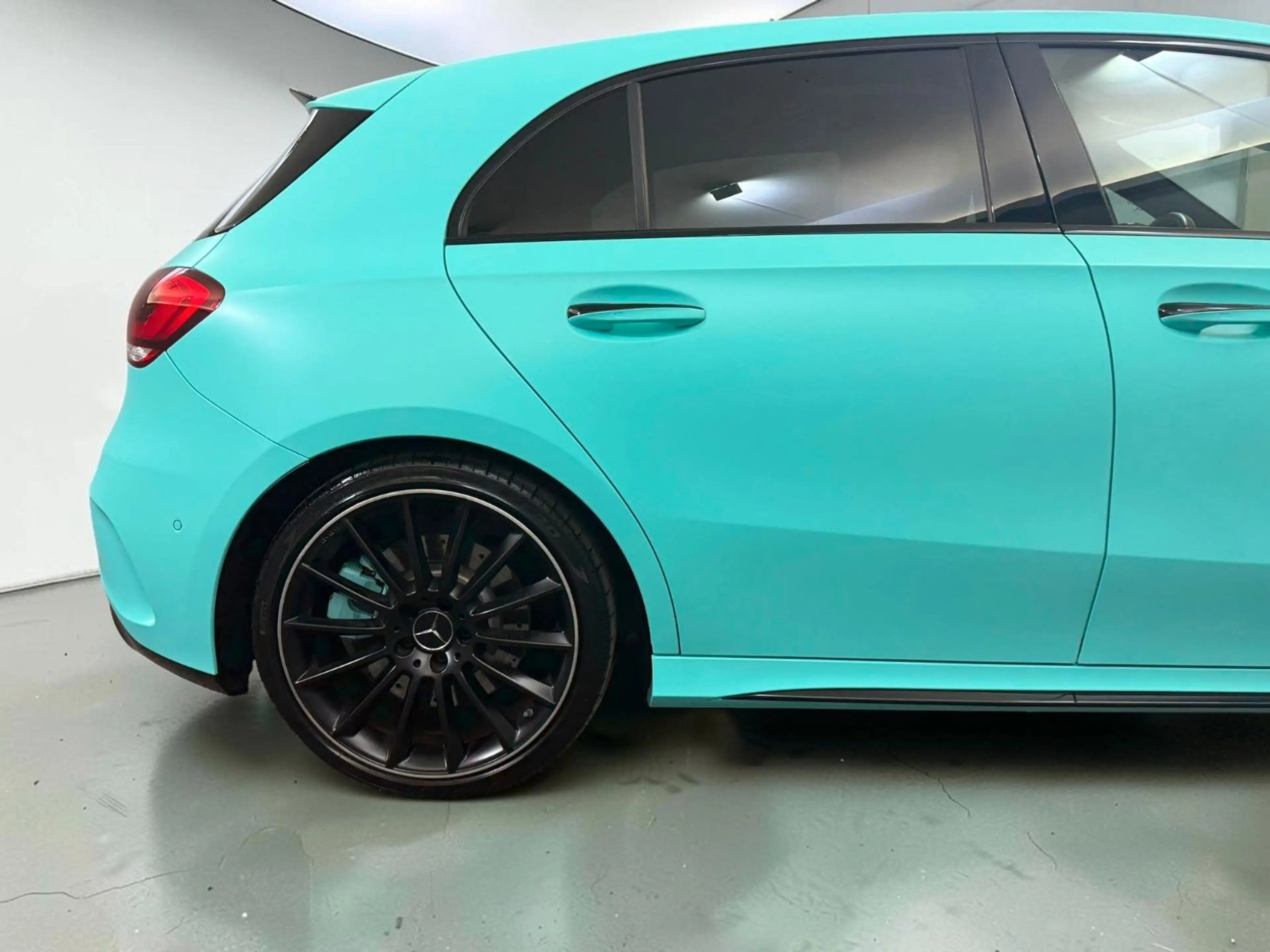 Mercedes-Benz A 35 AMG 4M*PANO*19Z*HEAD*ACC*BEAM*UNIQUE — photo 8
