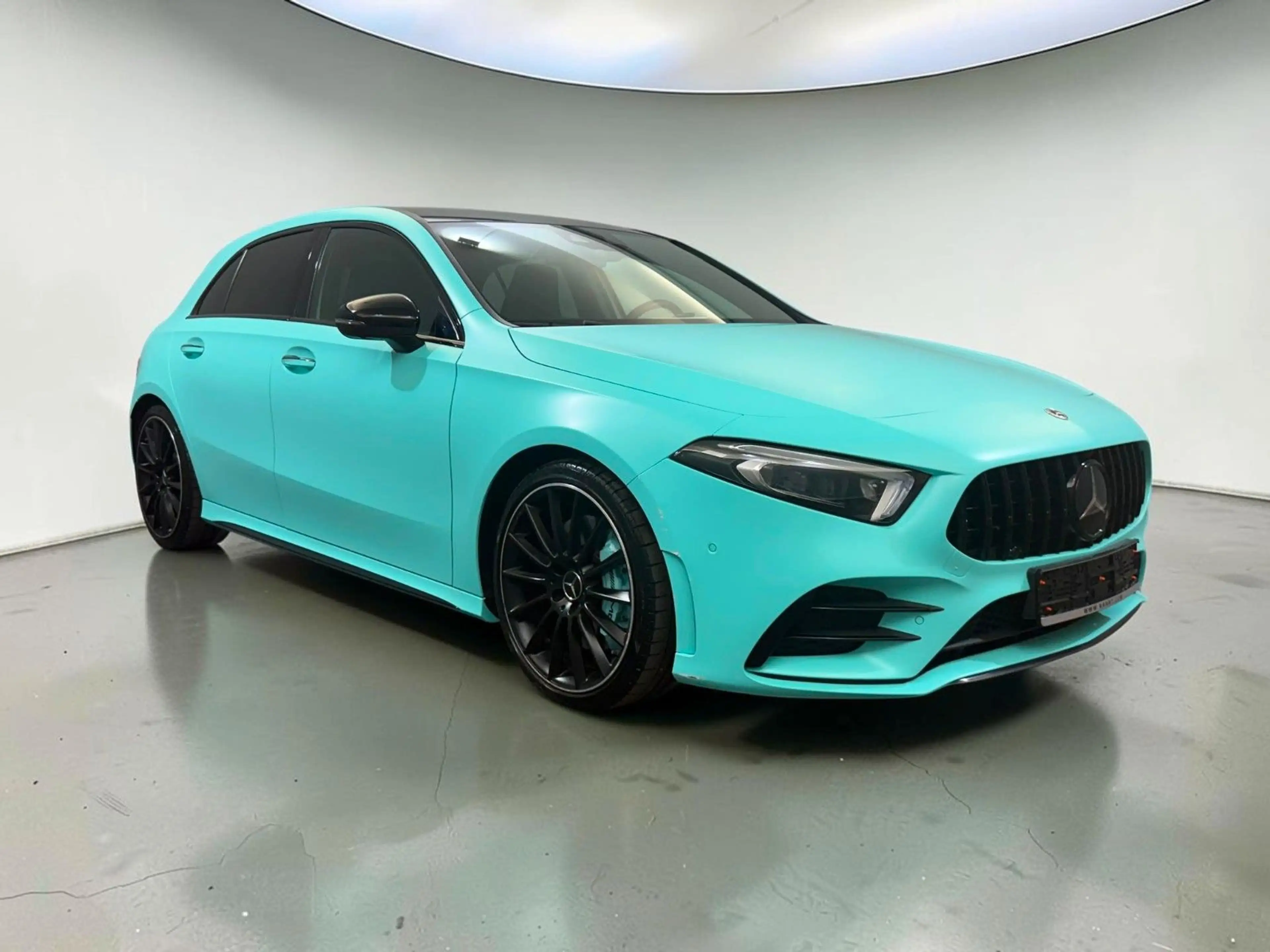 Mercedes-Benz A 35 AMG 4M*PANO*19Z*HEAD*ACC*BEAM*UNIQUE — photo 3