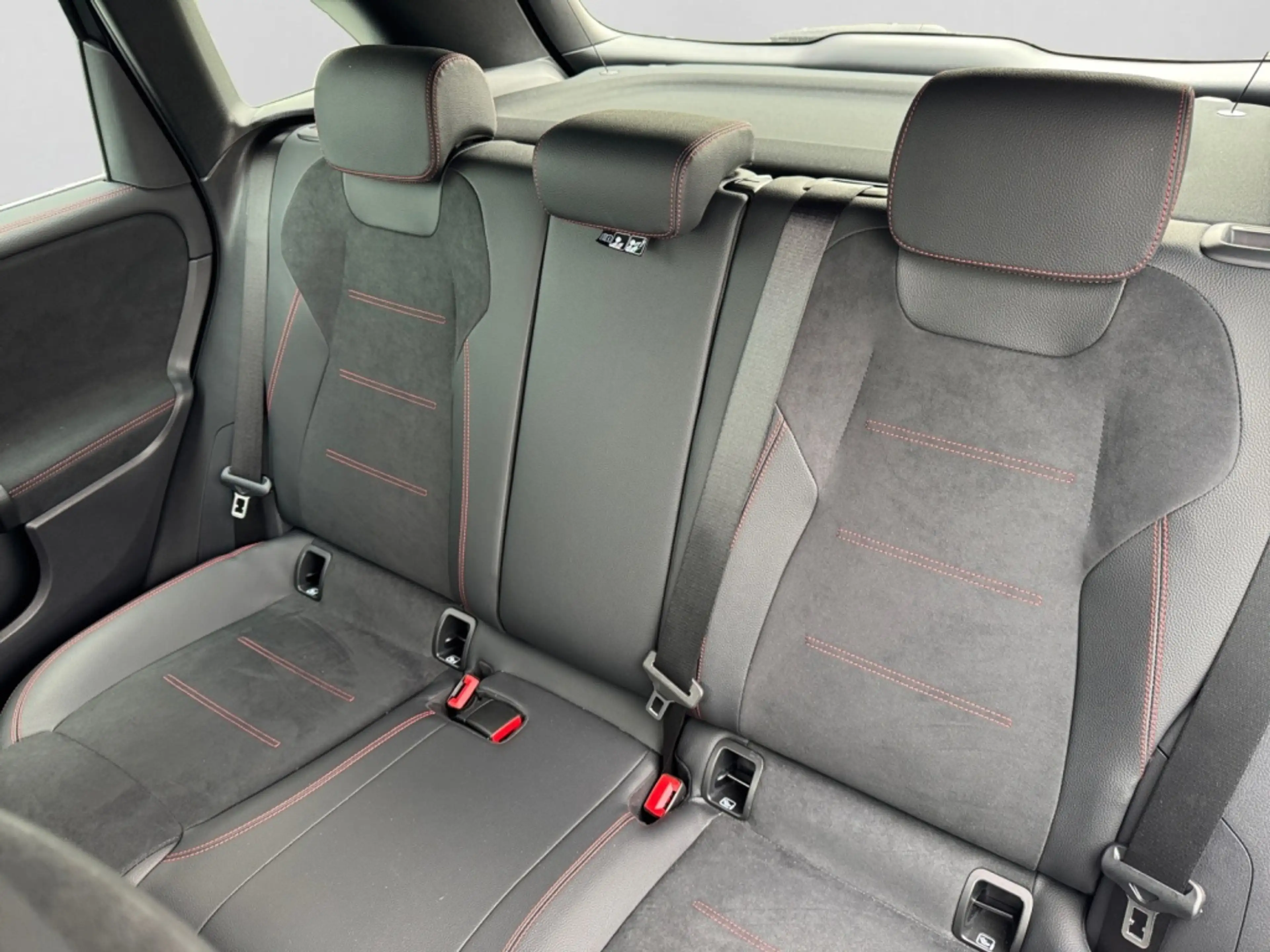 Mercedes-Benz B 220 d AMG|MBUX|KEYL|PANO|AHK|DISTR|360° — photo 10