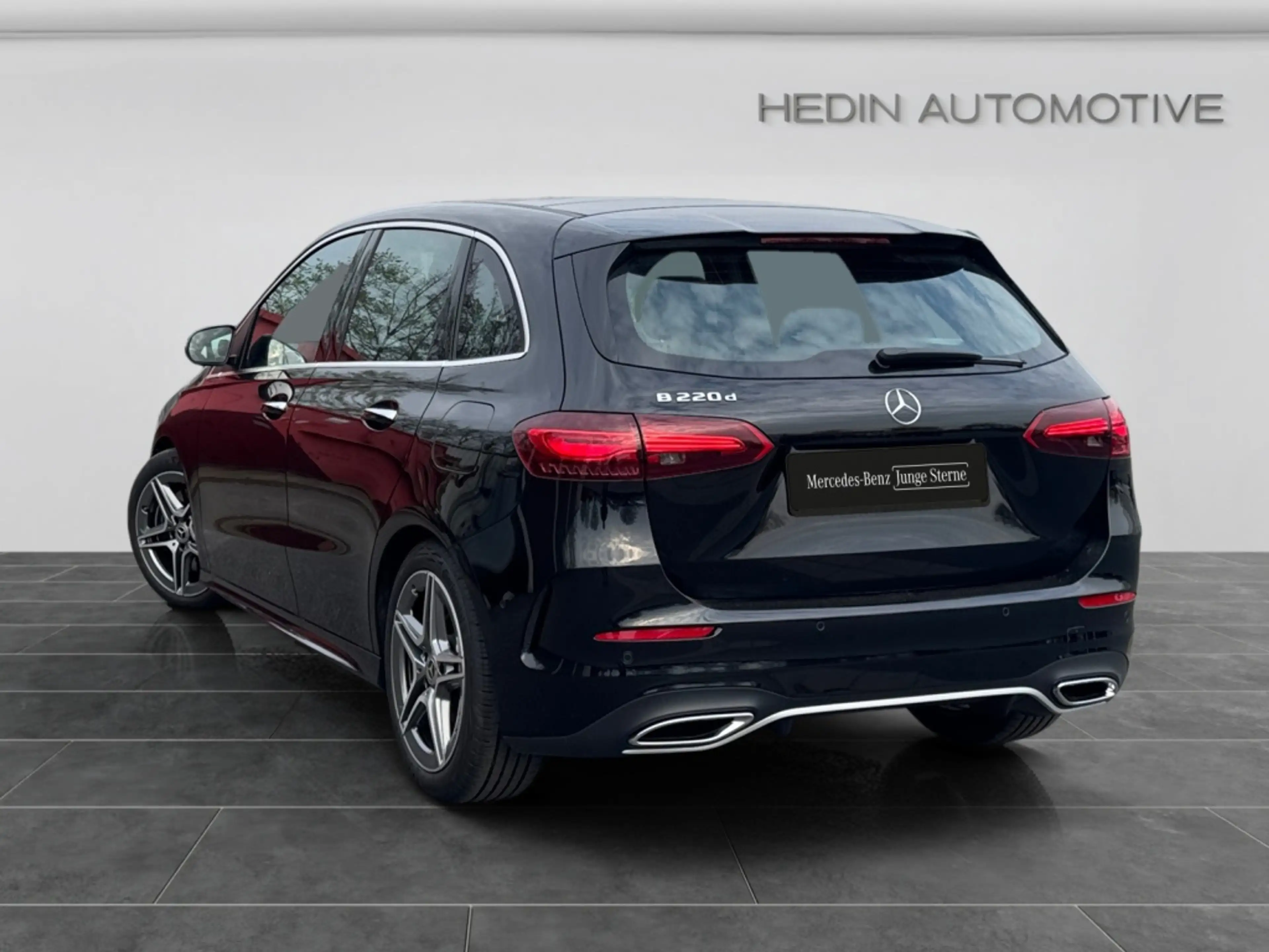 Mercedes-Benz B 220 d AMG|MBUX|KEYL|PANO|AHK|DISTR|360° — photo 3