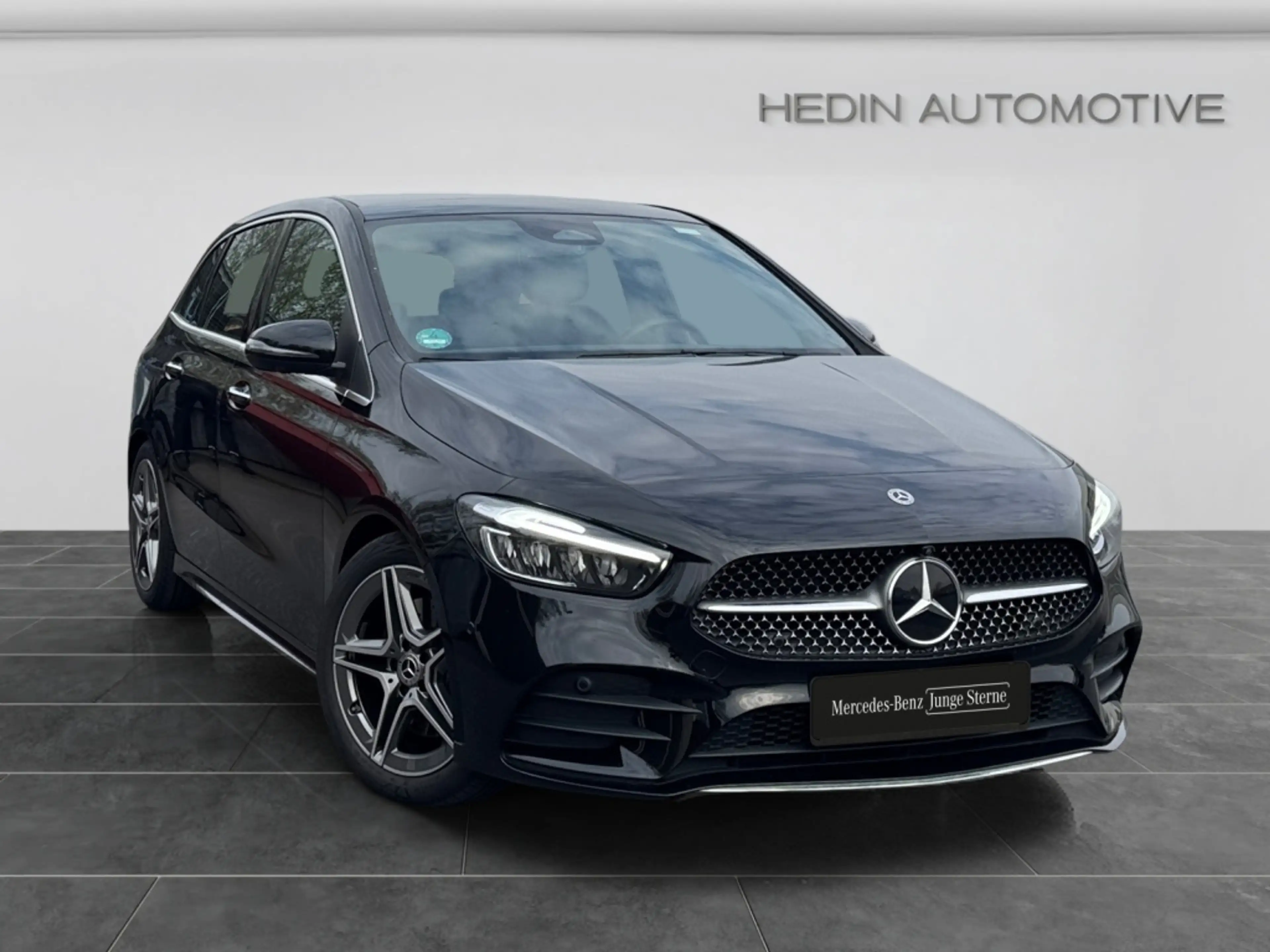 Mercedes-Benz B 220 d AMG|MBUX|KEYL|PANO|AHK|DISTR|360° — photo 4