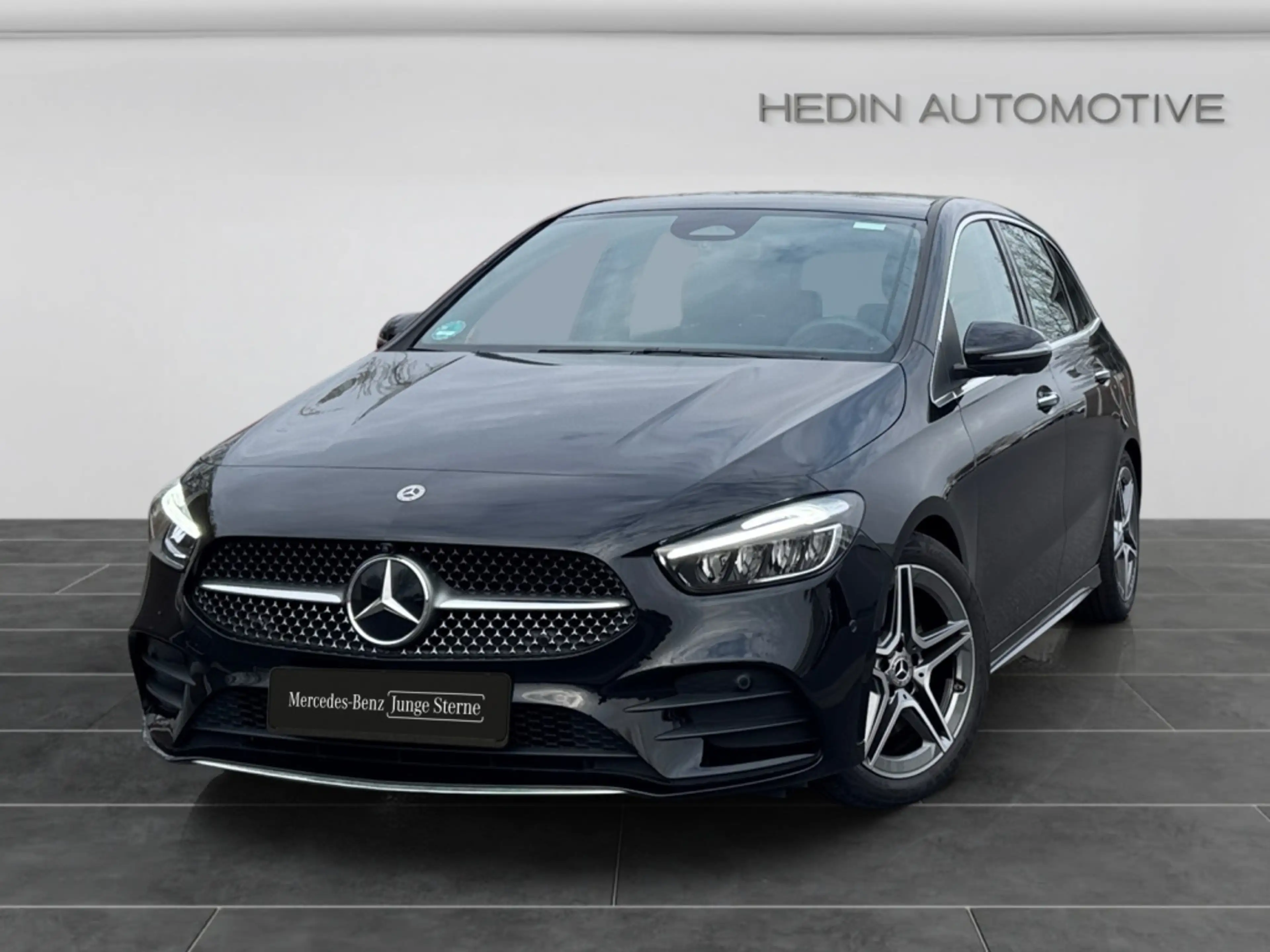 Mercedes-Benz B 220 d AMG|MBUX|KEYL|PANO|AHK|DISTR|360° — photo 2