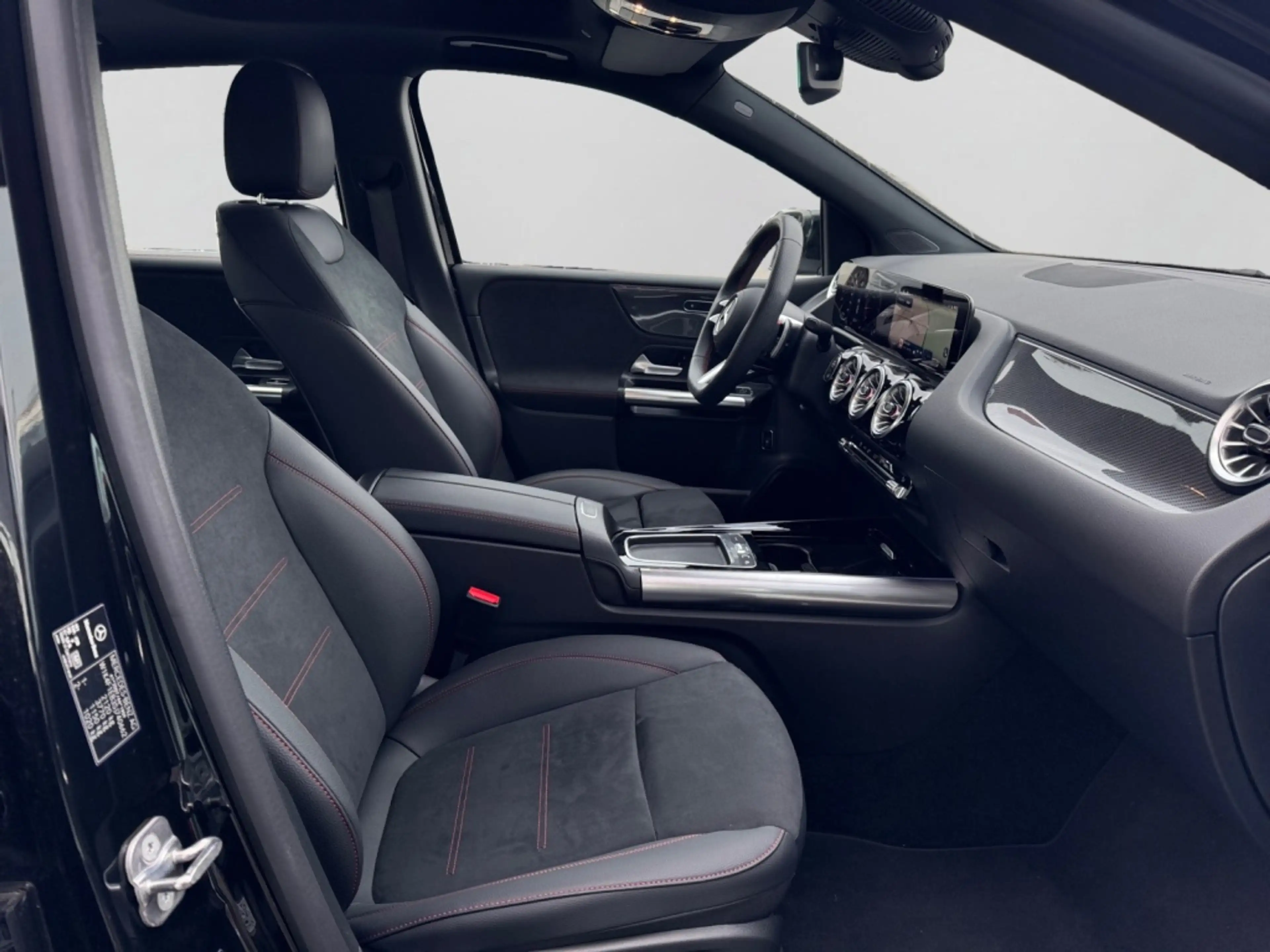 Mercedes-Benz B 220 d AMG|MBUX|KEYL|PANO|AHK|DISTR|360° — photo 12