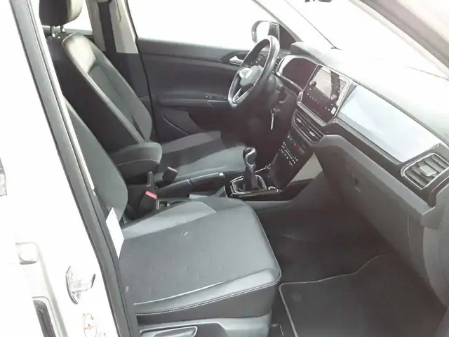 Volkswagen T-Cross view 8