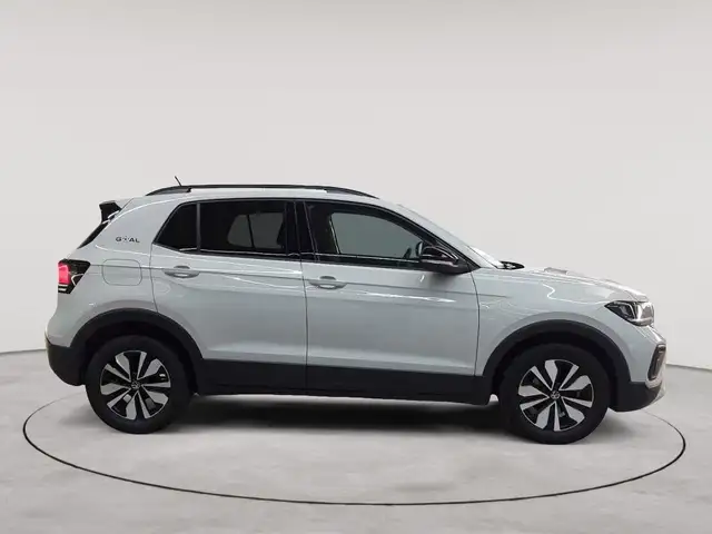 Volkswagen T-Cross view 3