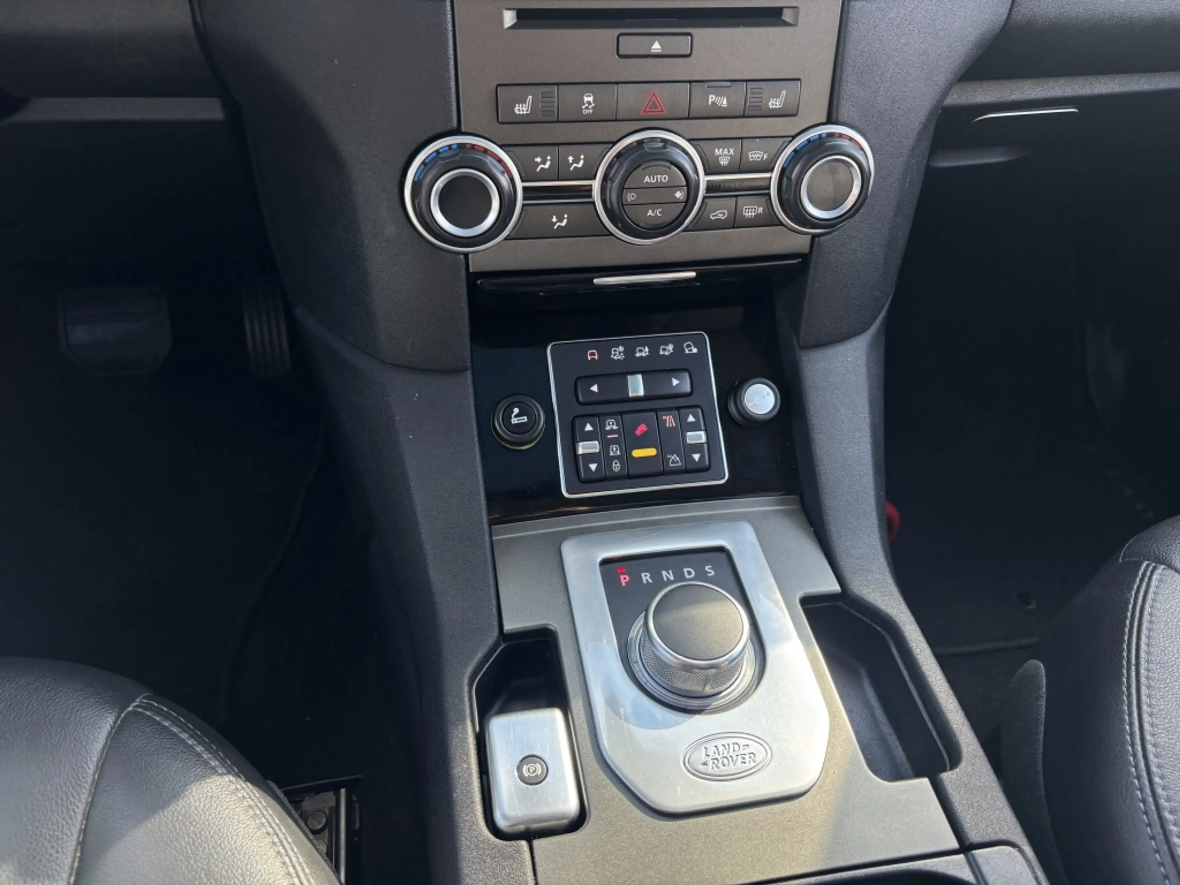 Land Rover Discovery 3.0 TDV6 HSE 2013 7-Persoons Trekhaak Dealer OH — photo 20