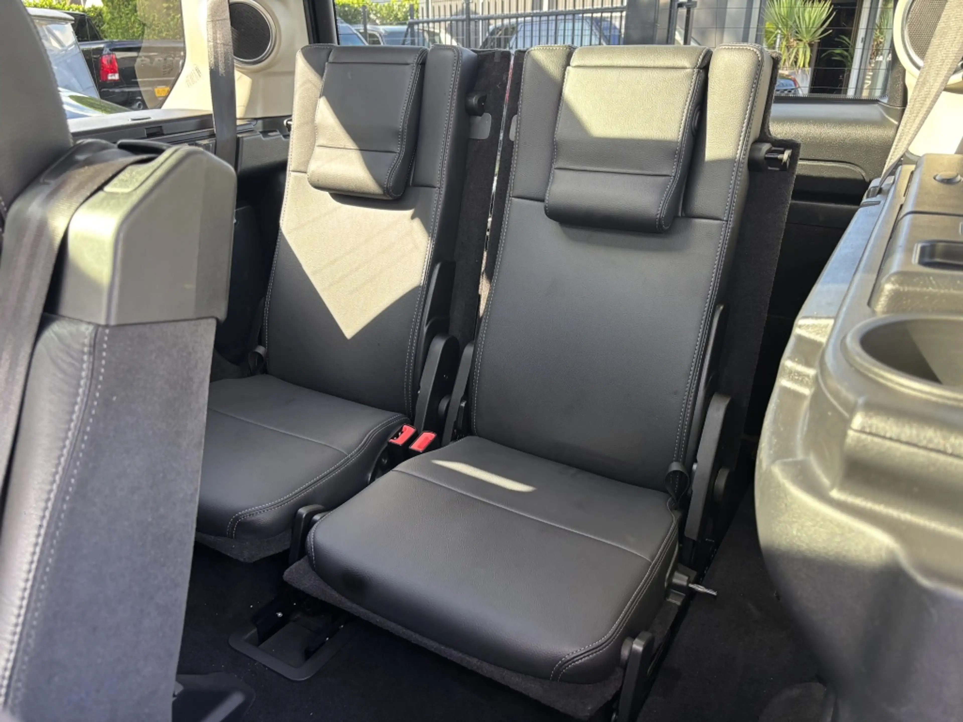 Land Rover Discovery 3.0 TDV6 HSE 2013 7-Persoons Trekhaak Dealer OH — photo 10