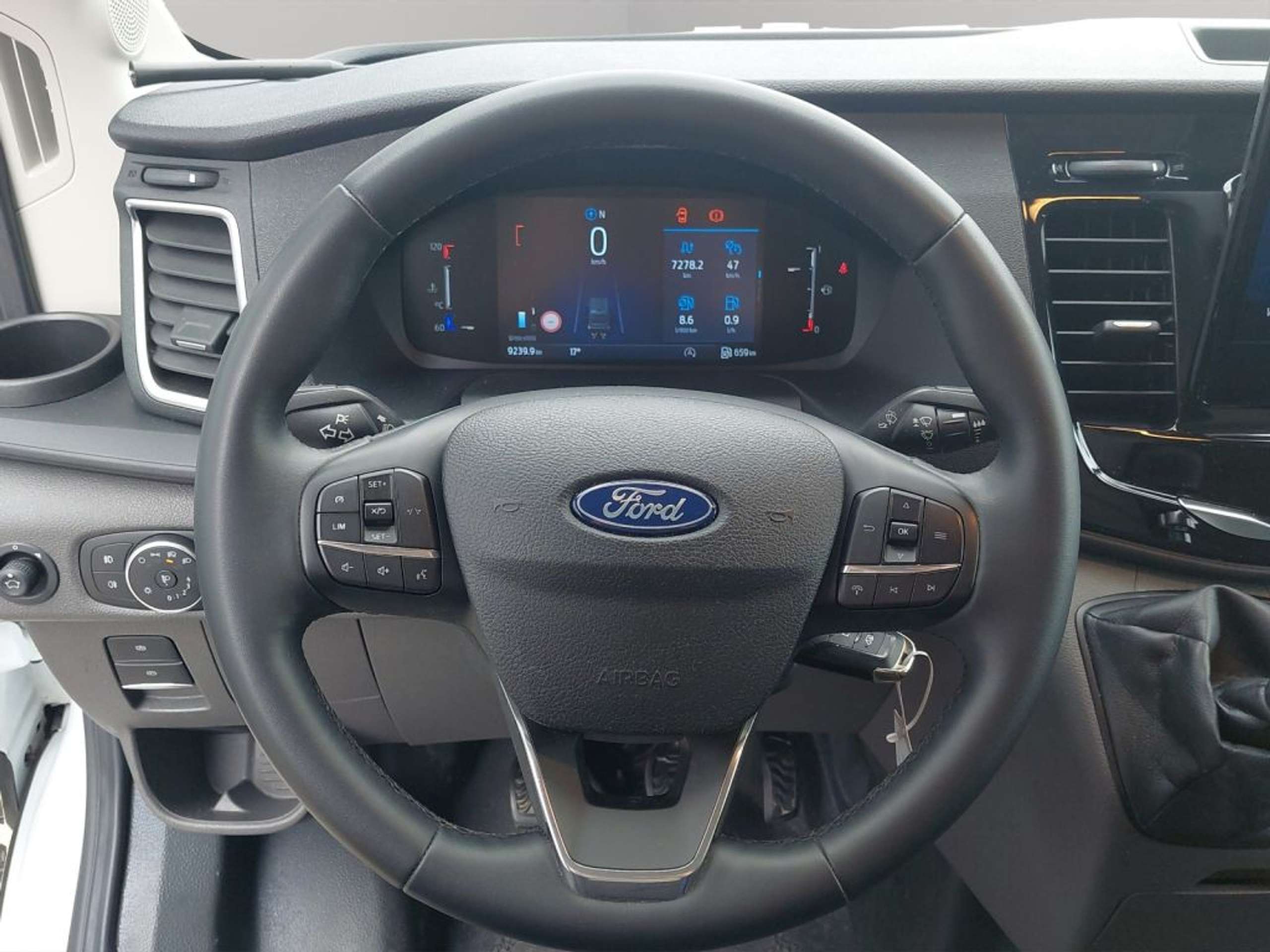 Fahrzeugabbildung Ford Transit 350 L3H2 Lkw VA Trend - mit KI generiert/bearbeitet