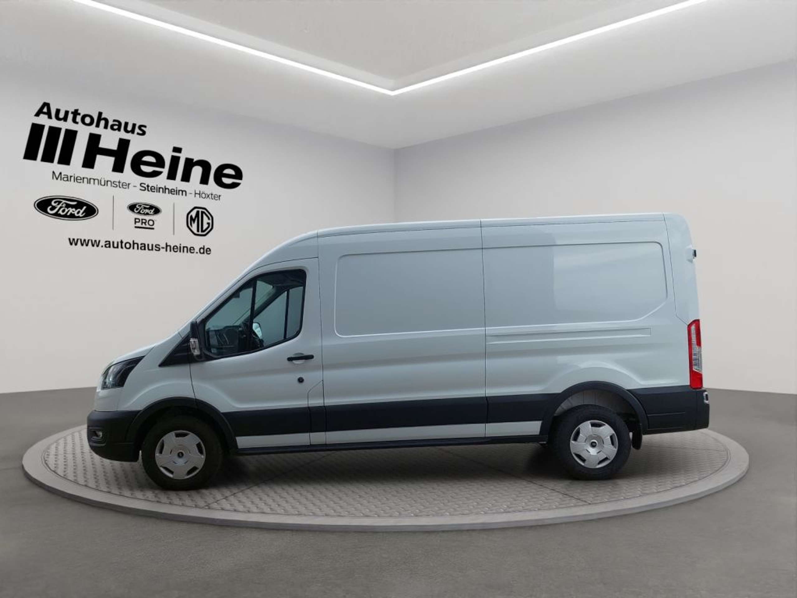 Fahrzeugabbildung Ford Transit 350 L3H2 Lkw VA Trend - mit KI generiert/bearbeitet