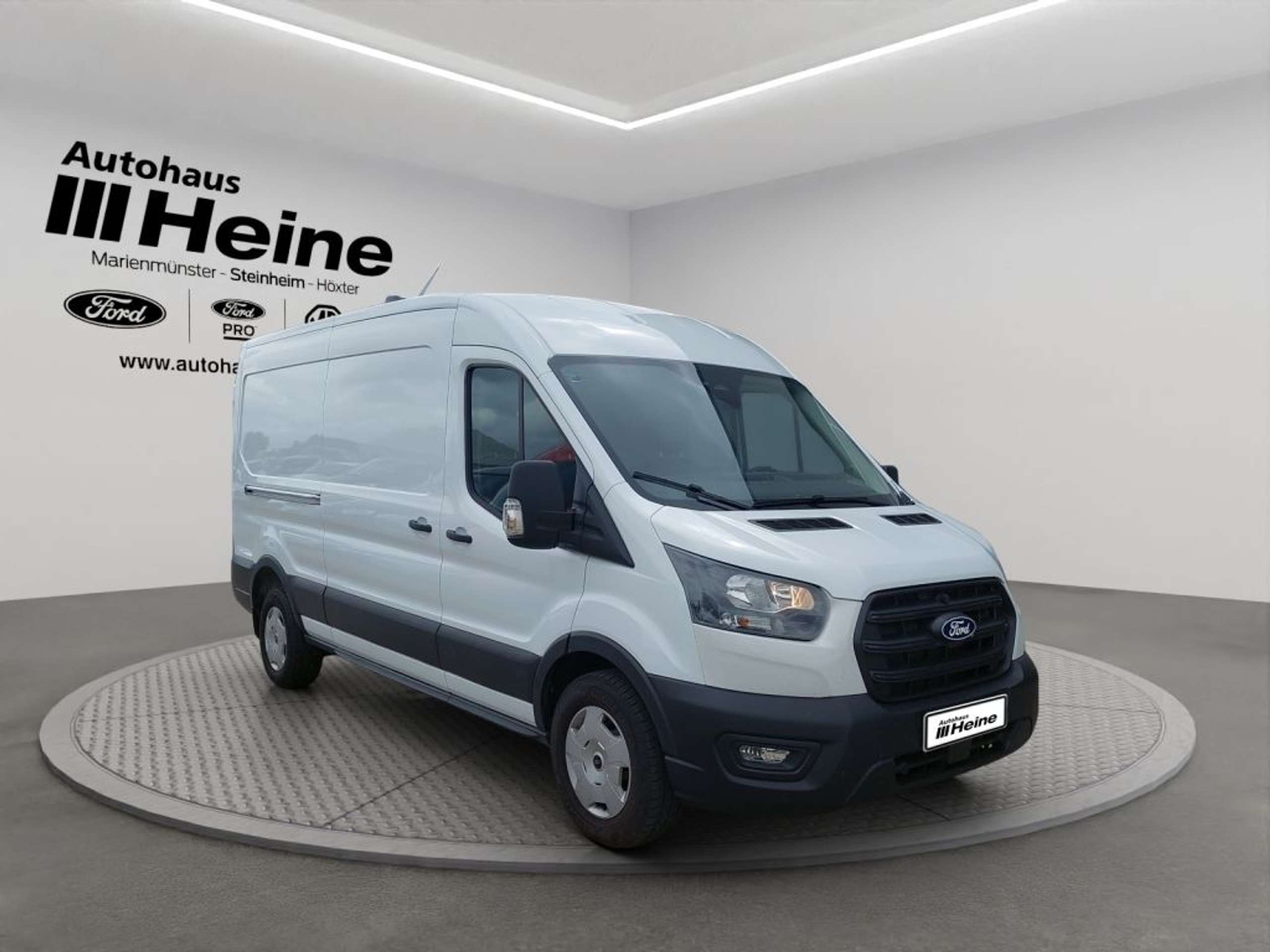 Fahrzeugabbildung Ford Transit 350 L3H2 Lkw VA Trend - mit KI generiert/bearbeitet