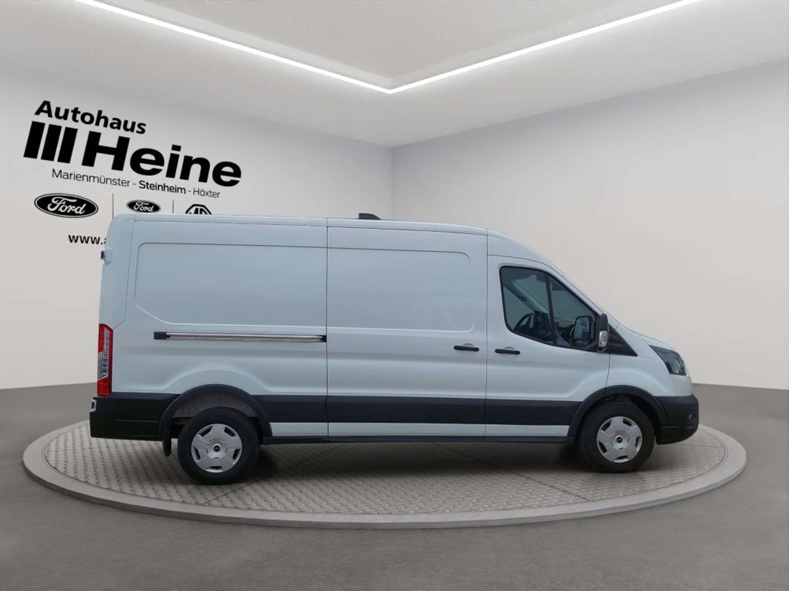 Fahrzeugabbildung Ford Transit 350 L3H2 Lkw VA Trend - mit KI generiert/bearbeitet