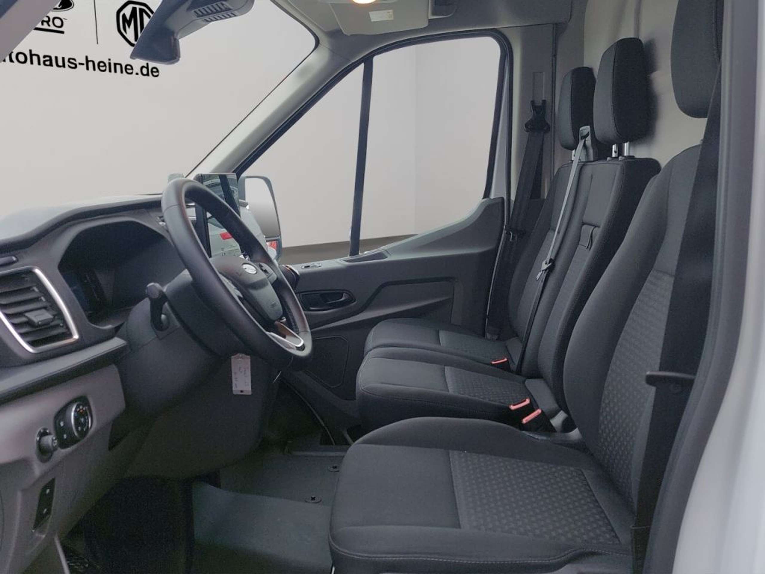 Fahrzeugabbildung Ford Transit 350 L3H2 Lkw VA Trend - mit KI generiert/bearbeitet