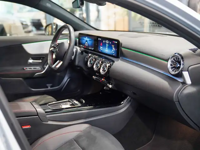 Mercedes-Benz A-Class view 9
