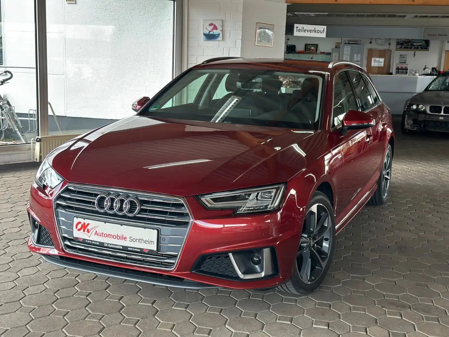 Audi A4 Avant 40 TFSI sport*Nav*LED*S-Line Selection Rot - 1