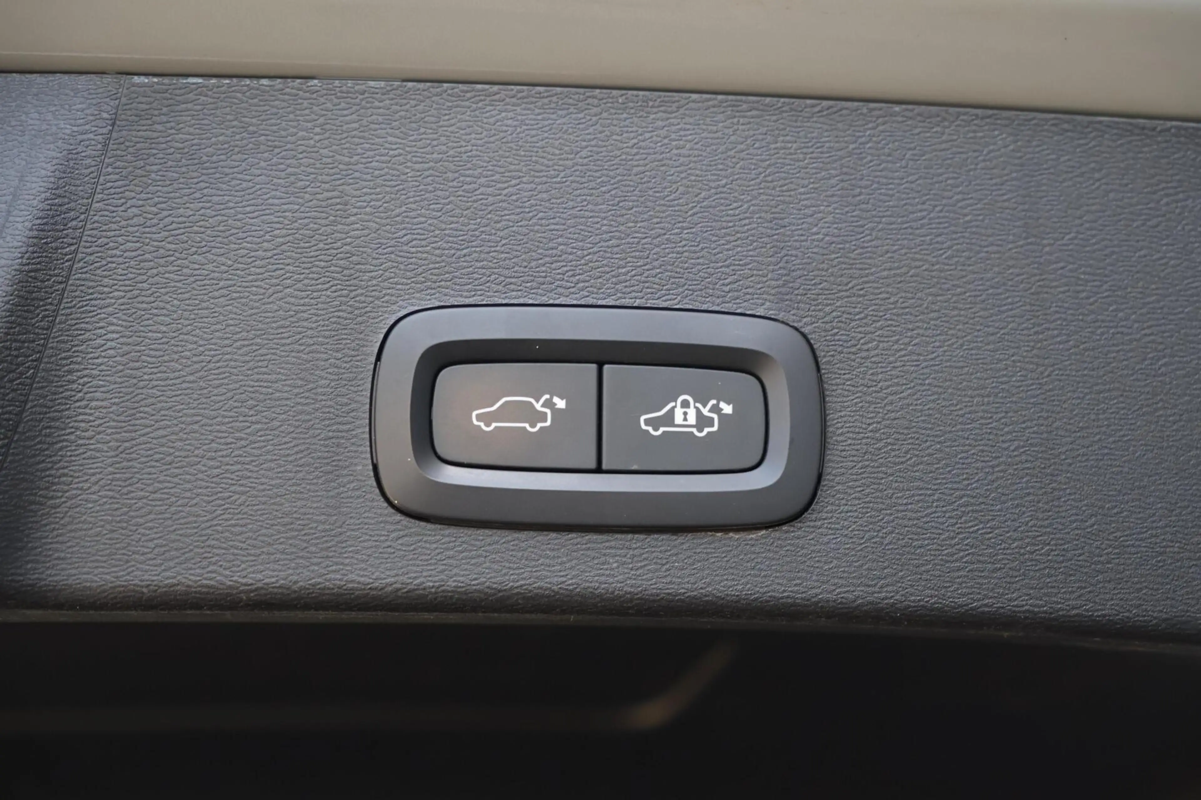 Volvo XC40 T5 Recharge Ultimate Dark | Stoelverwarming | Park — photo 14