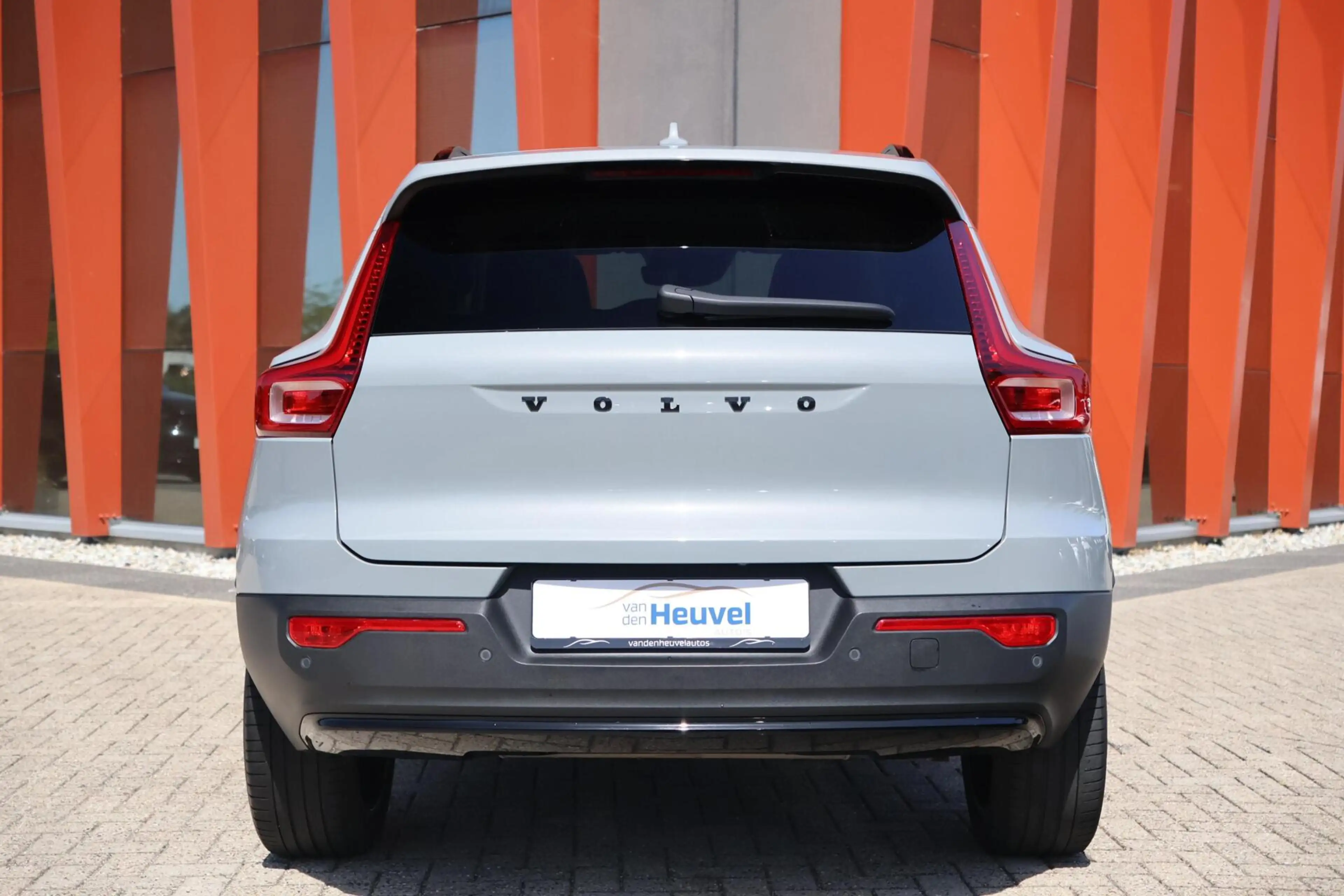 Volvo XC40 T5 Recharge Ultimate Dark | Stoelverwarming | Park — photo 4