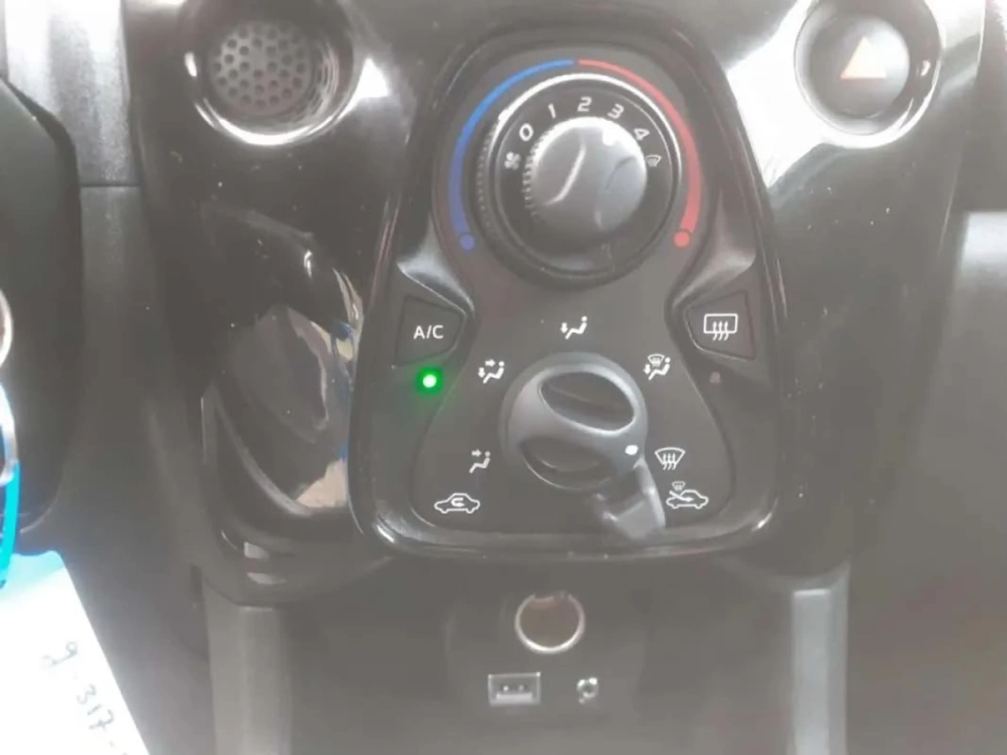 Citroen C1 1.0 VTi Feel — photo 8