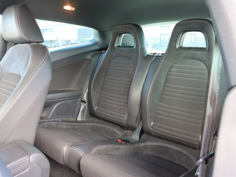 Volkswagen Scirocco 1.4 TSI Highline 122 PK airco LM org NL — photo 9