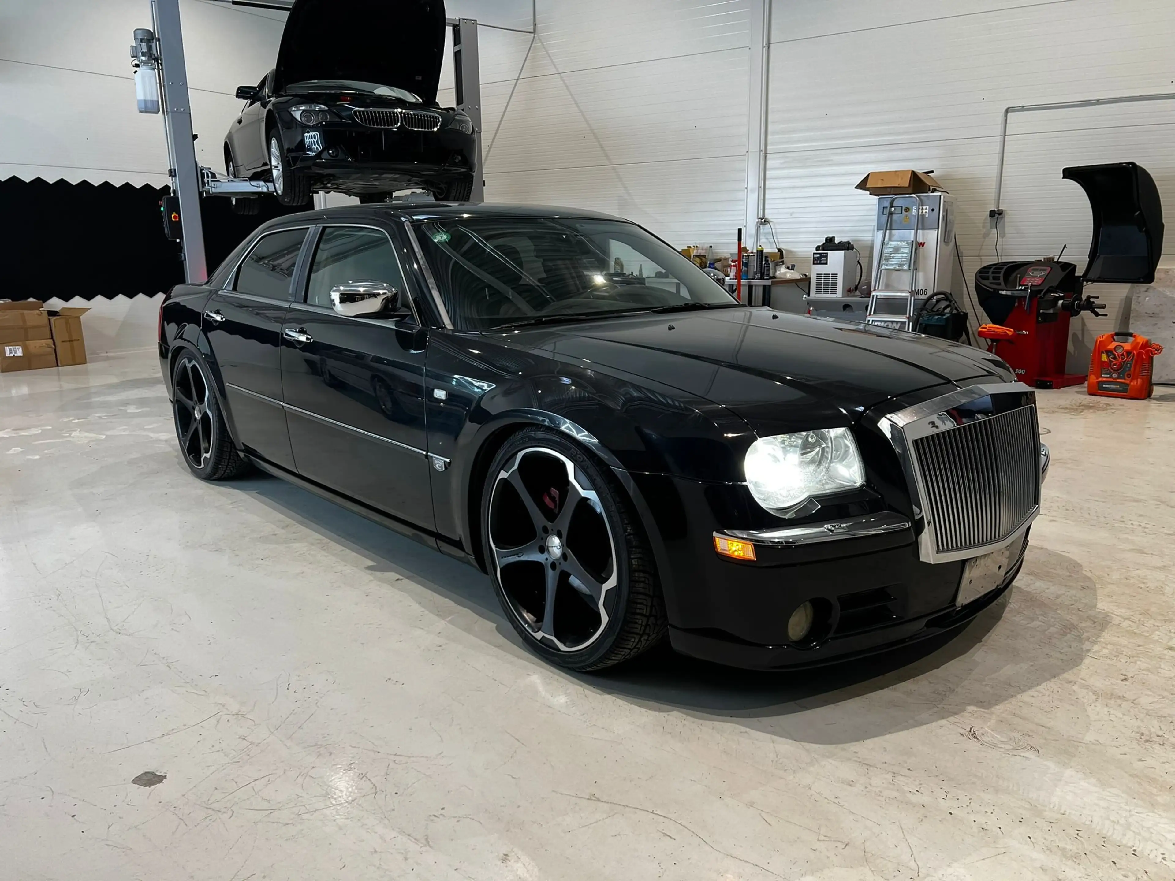 Chrysler 300C 5.7 V8 HEMI — photo 6