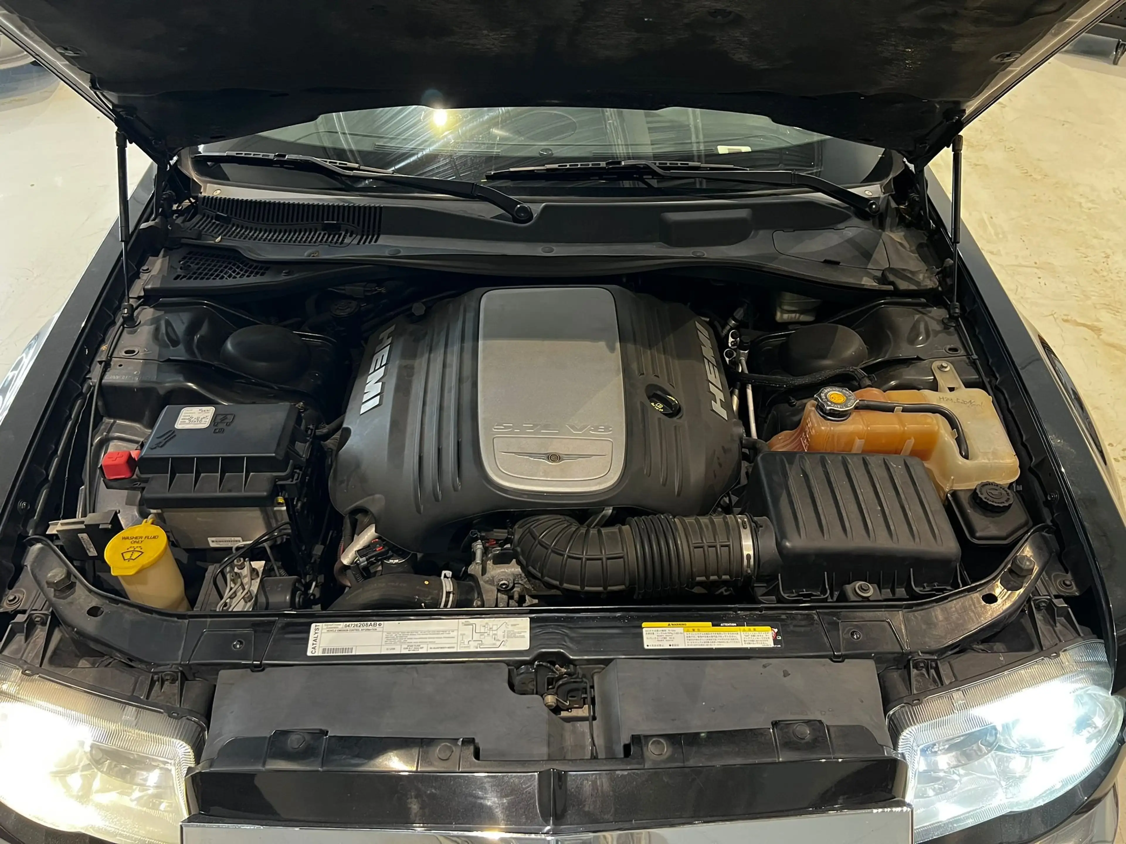 Chrysler 300C 5.7 V8 HEMI — photo 8