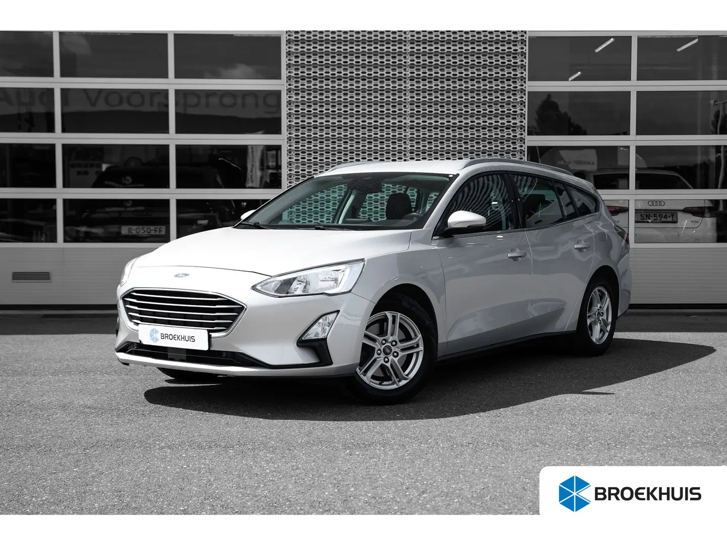 Ford Focus Wagon 1.0 EcoBoost Trend Edition Business | Naviga Grijs - 1