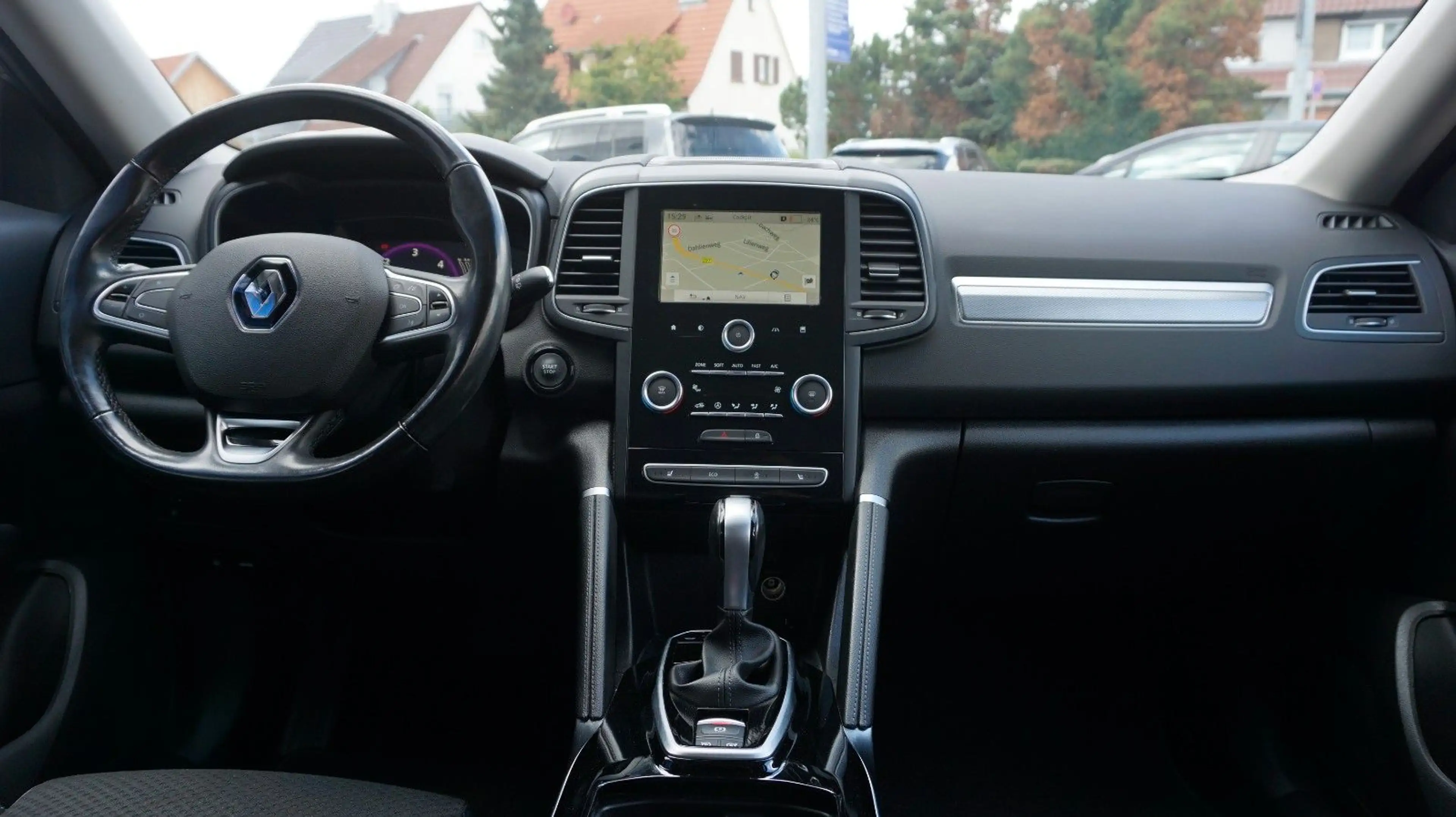 Renault Koleos Zen Navi Klima Sitzheizung PDC Teilleder — photo 9