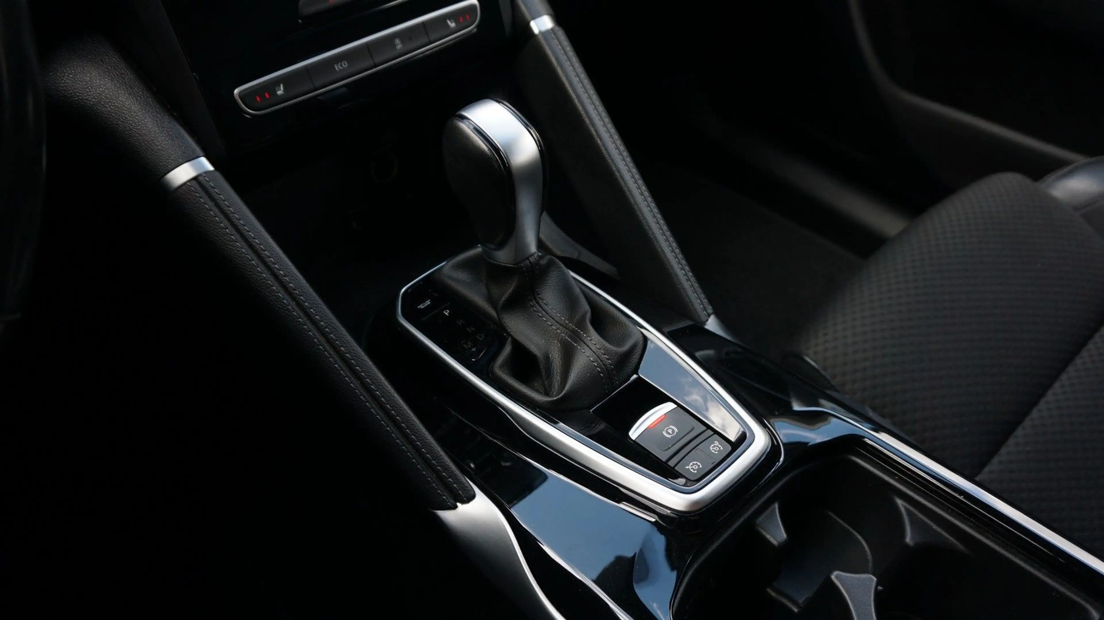 Renault Koleos Zen Navi Klima Sitzheizung PDC Teilleder — photo 13