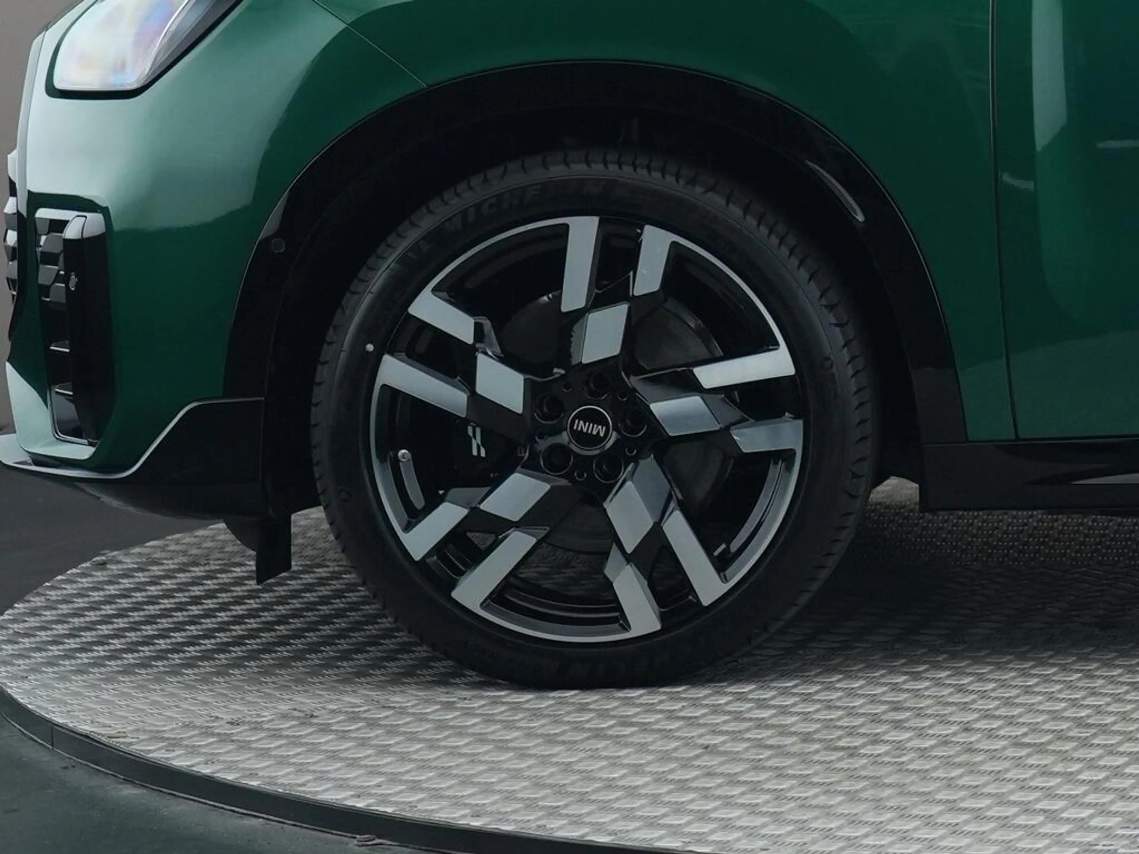 MINI John Cooper Works Countryman E XL 66.5 kWh — photo 15